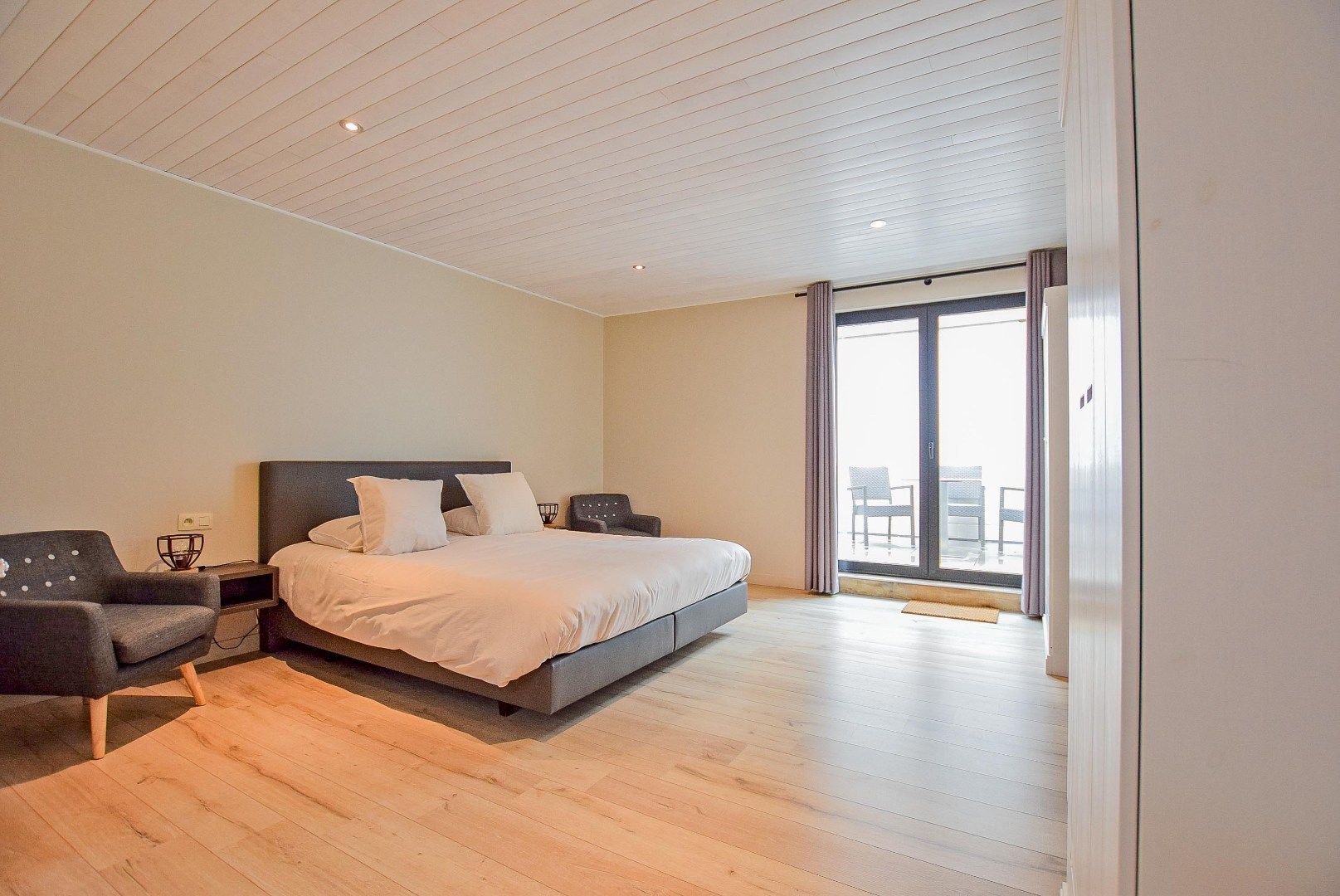 Gerenoveerde woning (2025) in winkelstraat van Nieuwpoort-stad op 161 m². foto 4