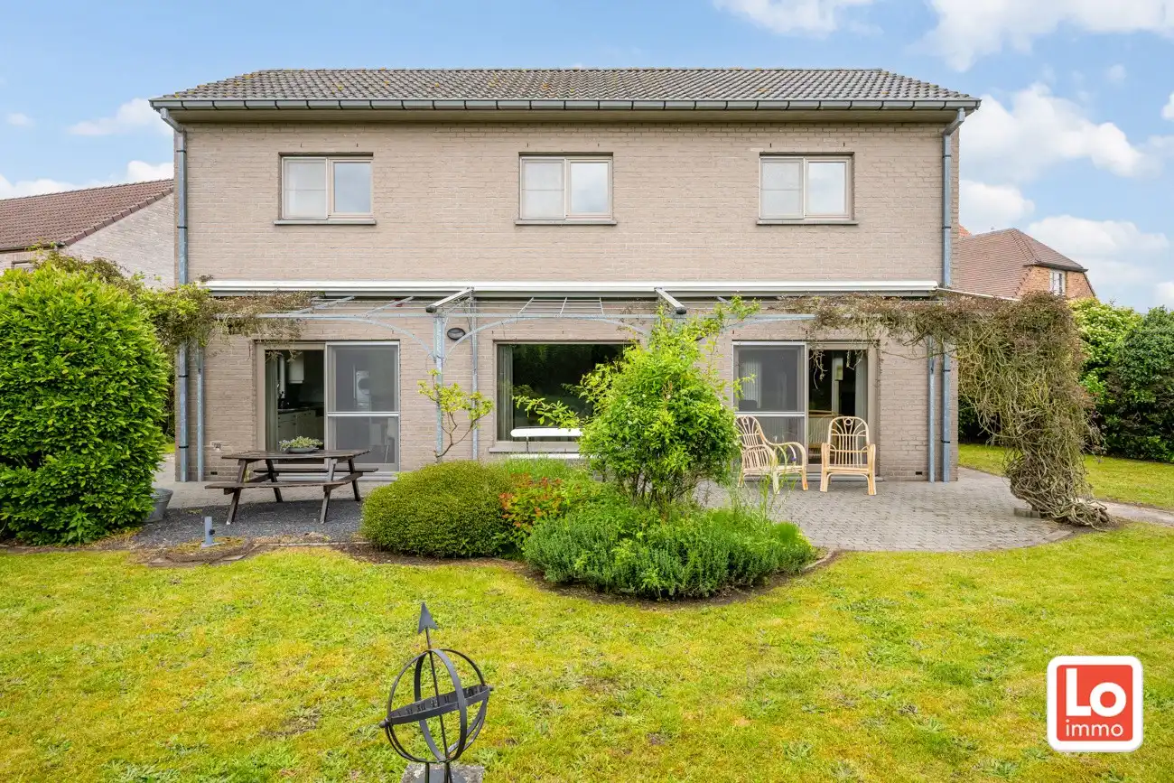 Instap klare open woning met inpandige garage en zonnige tuin op een toplocatie nabij het centrum van Lochristi! foto 29