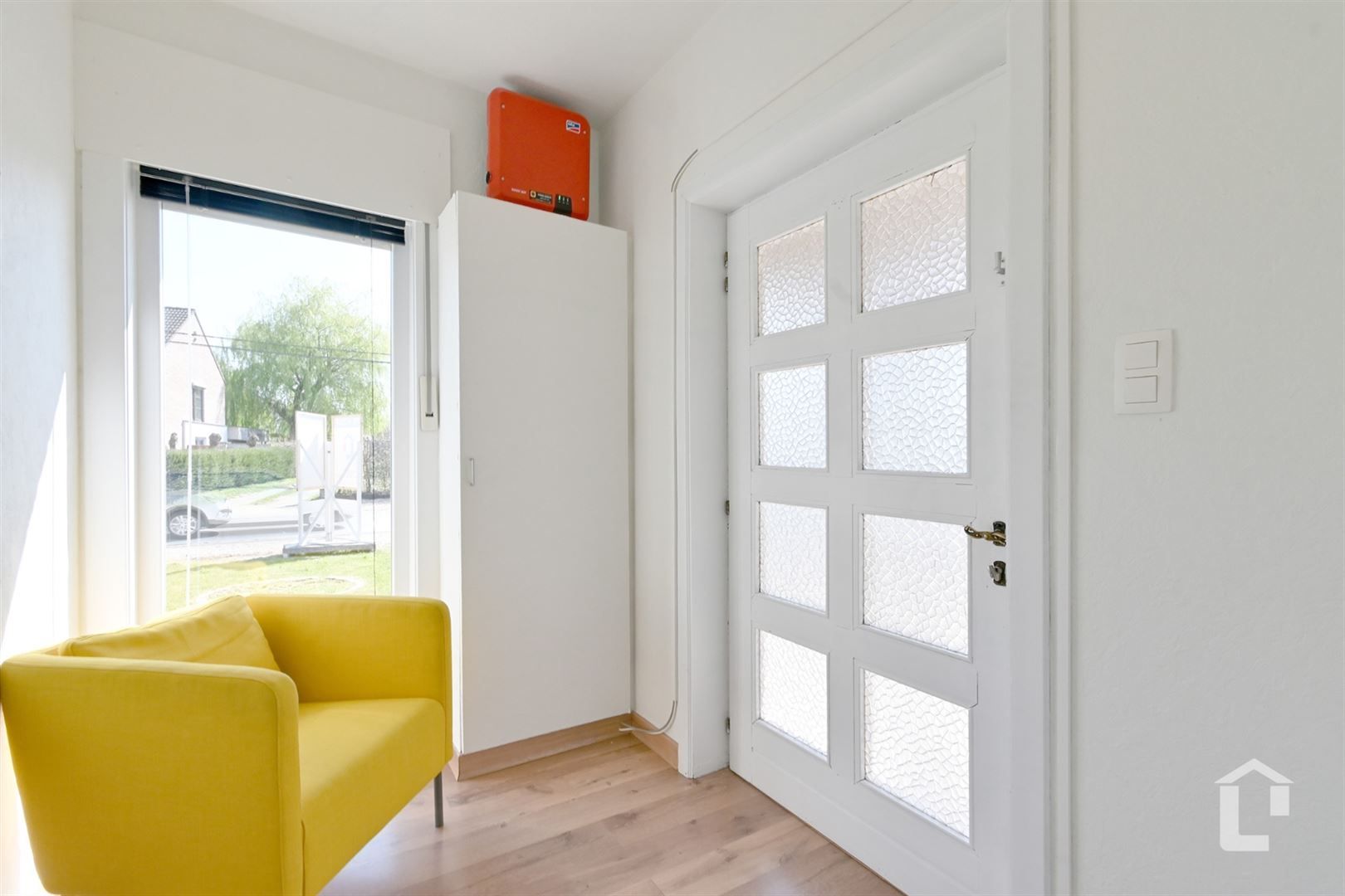 Te renoveren gezinswoning met agrarisch uitzicht en vele mogelijkheden foto 2