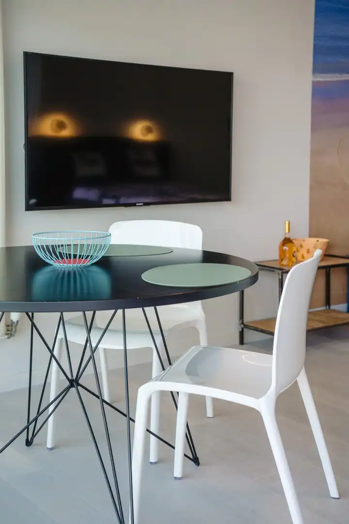Instapklare gerenoveerde studio met ruim terras foto 23