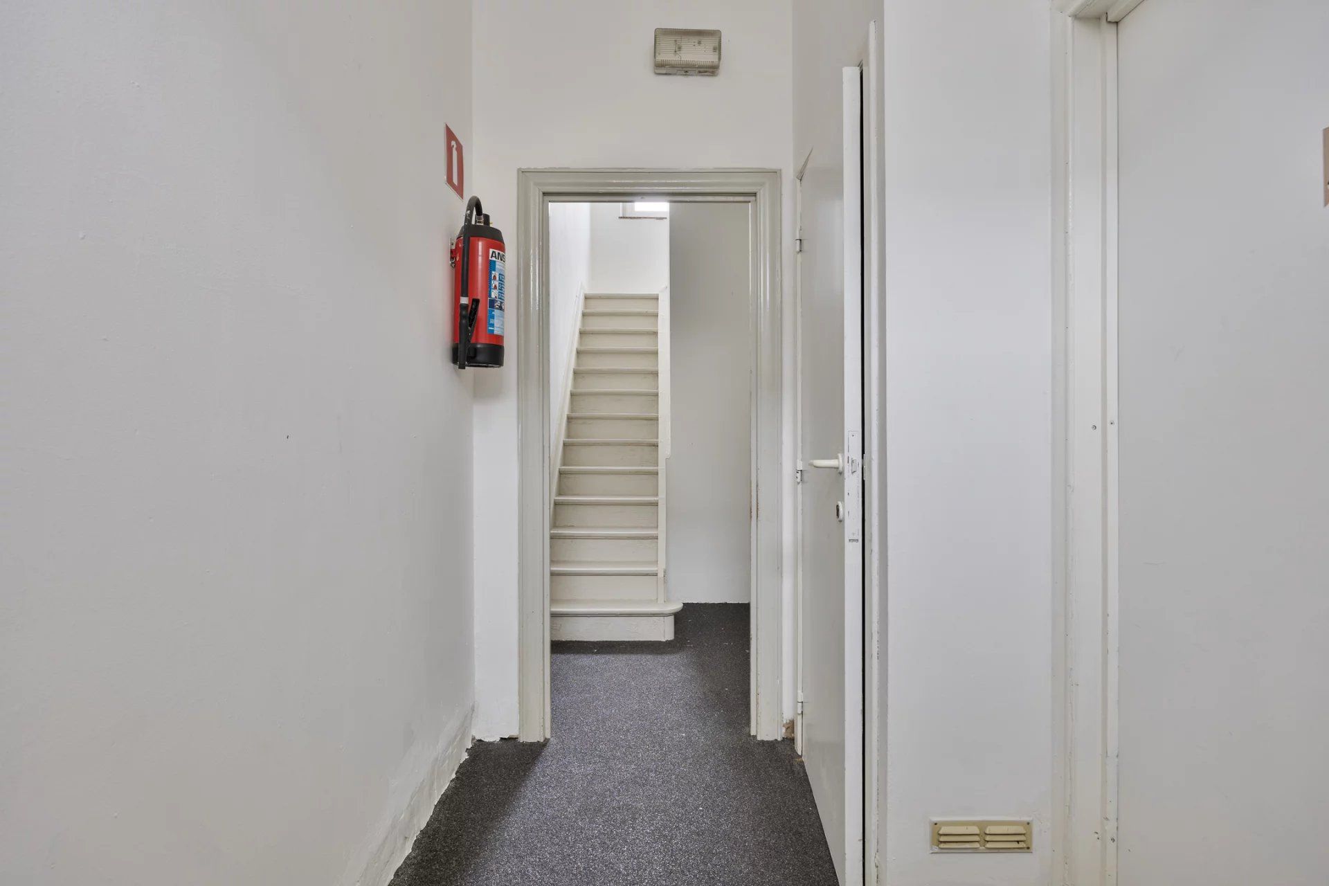 GEZELLIGE STADSWONING MET VEEL POTENTIEEL OP GOEDE LOCATIE IN RUNKST foto 7