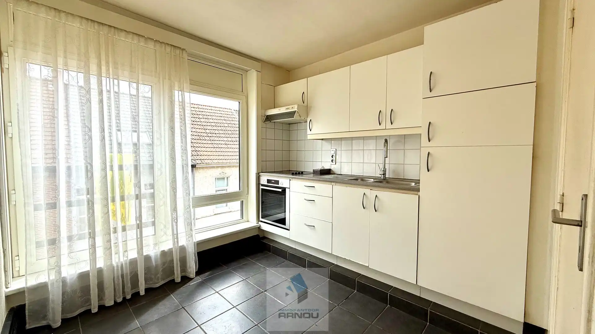 Ruim en lichtrijk appartement met 3 slaapkamers foto 7