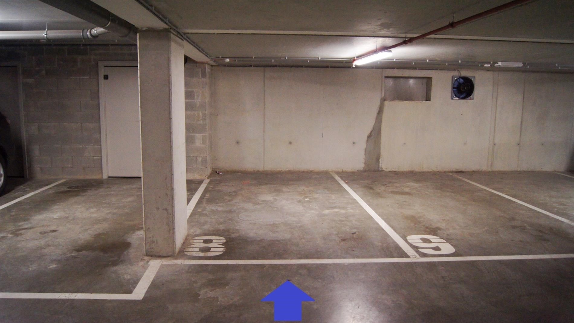App. met 1 slpk, groot terras en garage foto 15
