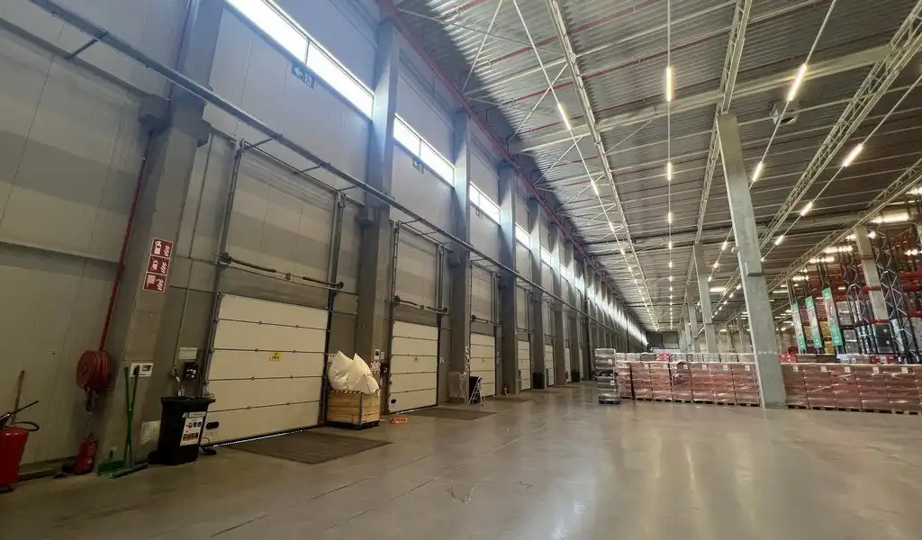 Opslagruimte te huur in industriezone Kluizendok II te Evergem foto 3