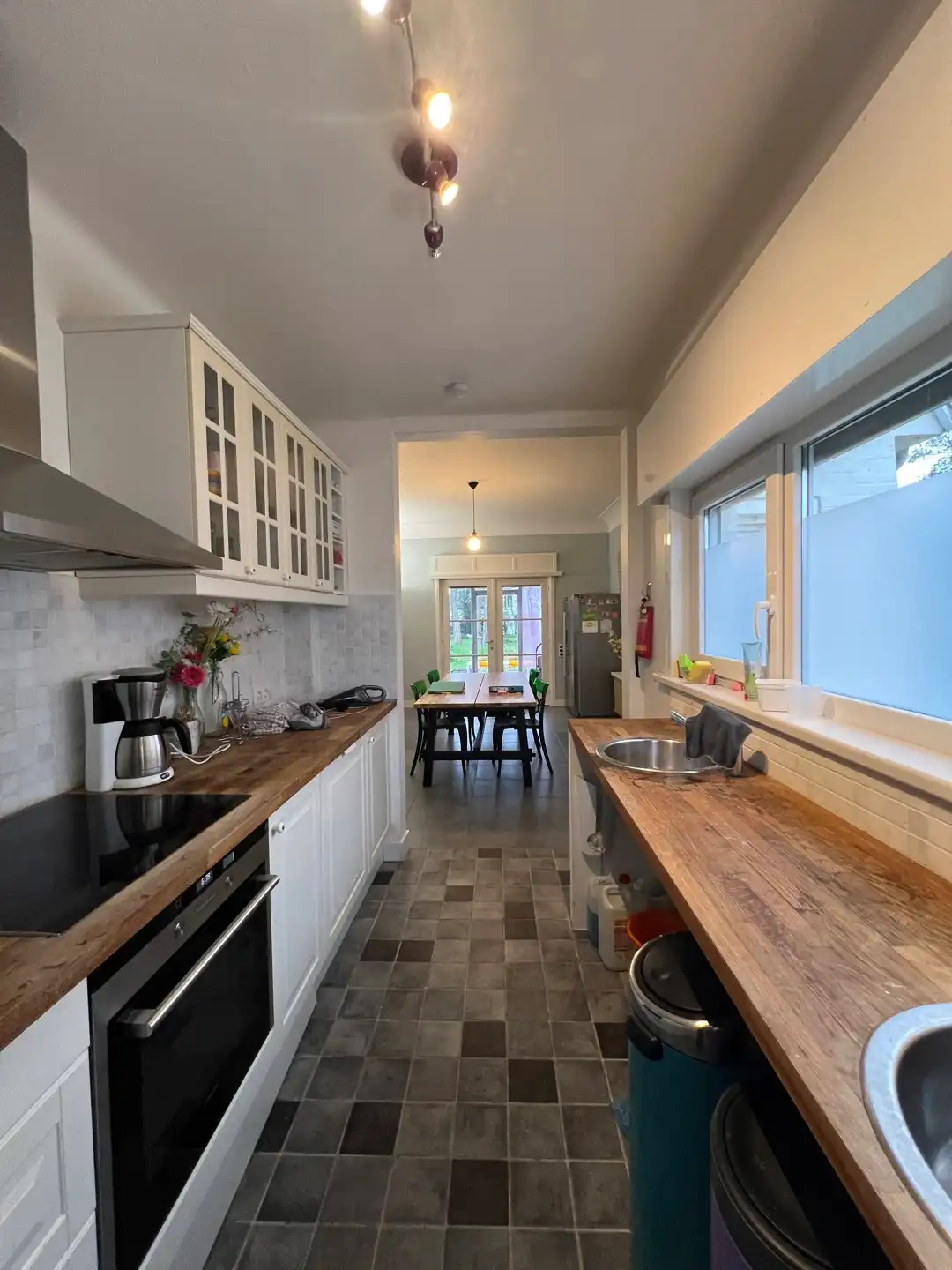 Ruime deels gerenoveerde villa met eclectische architectuur  foto 8