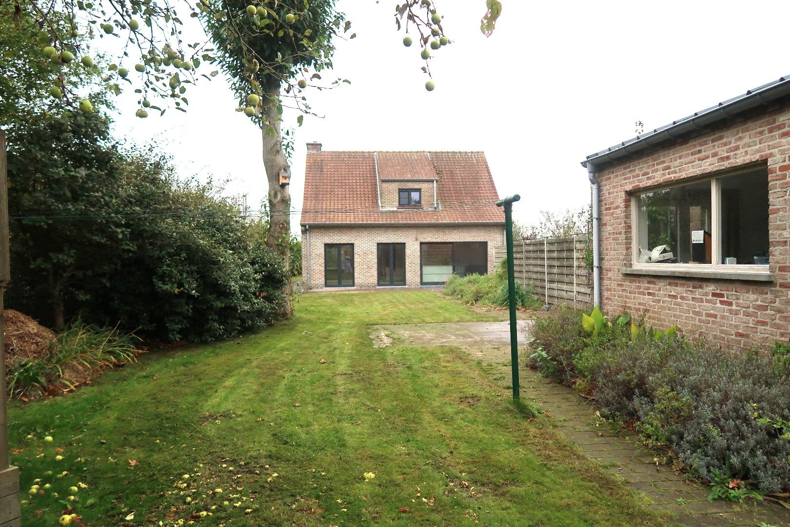 Charmante gerenoveerde woning te huur in Snellegem – 3 slaapkamers, grote tuin & veel extra’s foto 20