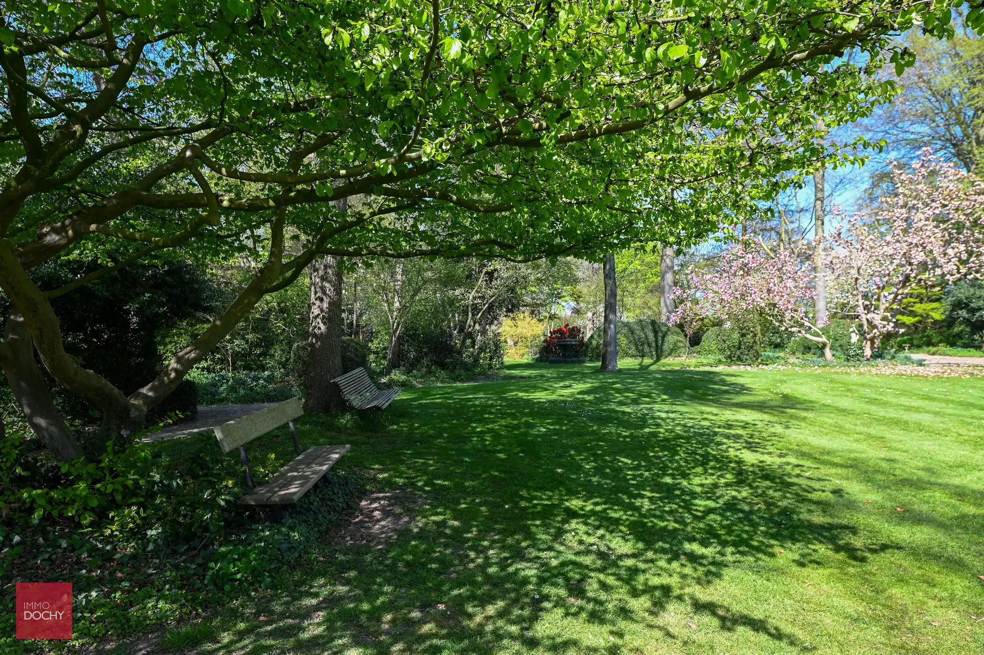 Zeer goed onderhouden manoir met een  unieke parktuin foto 16