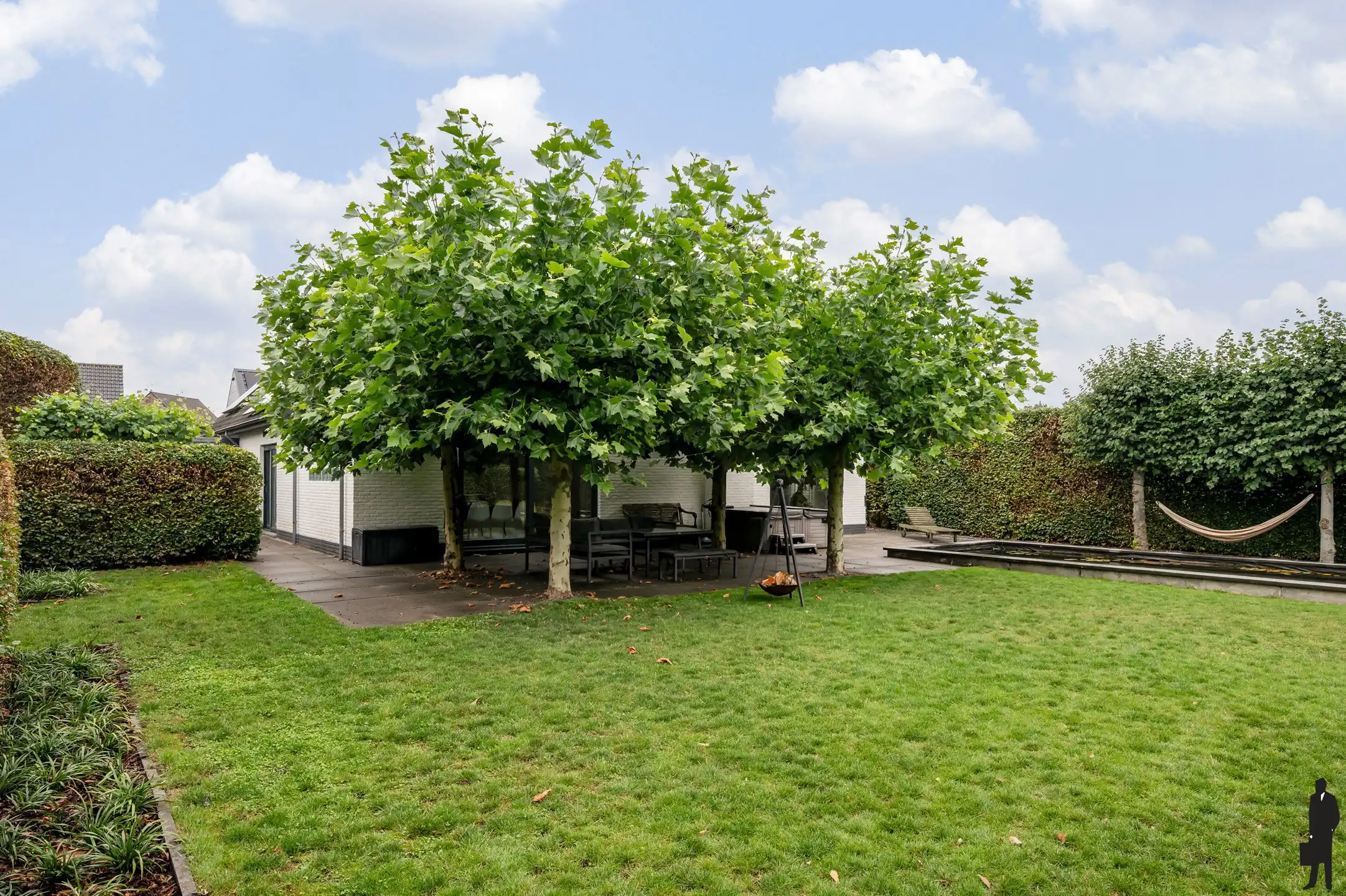 Moderne woning met 332m² bewoonbare oppervlakte foto 59