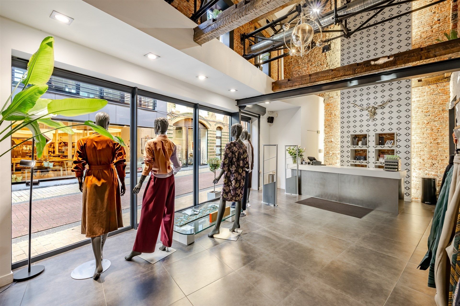 Prachtig winkelpand met duplex op groot perceel foto 3