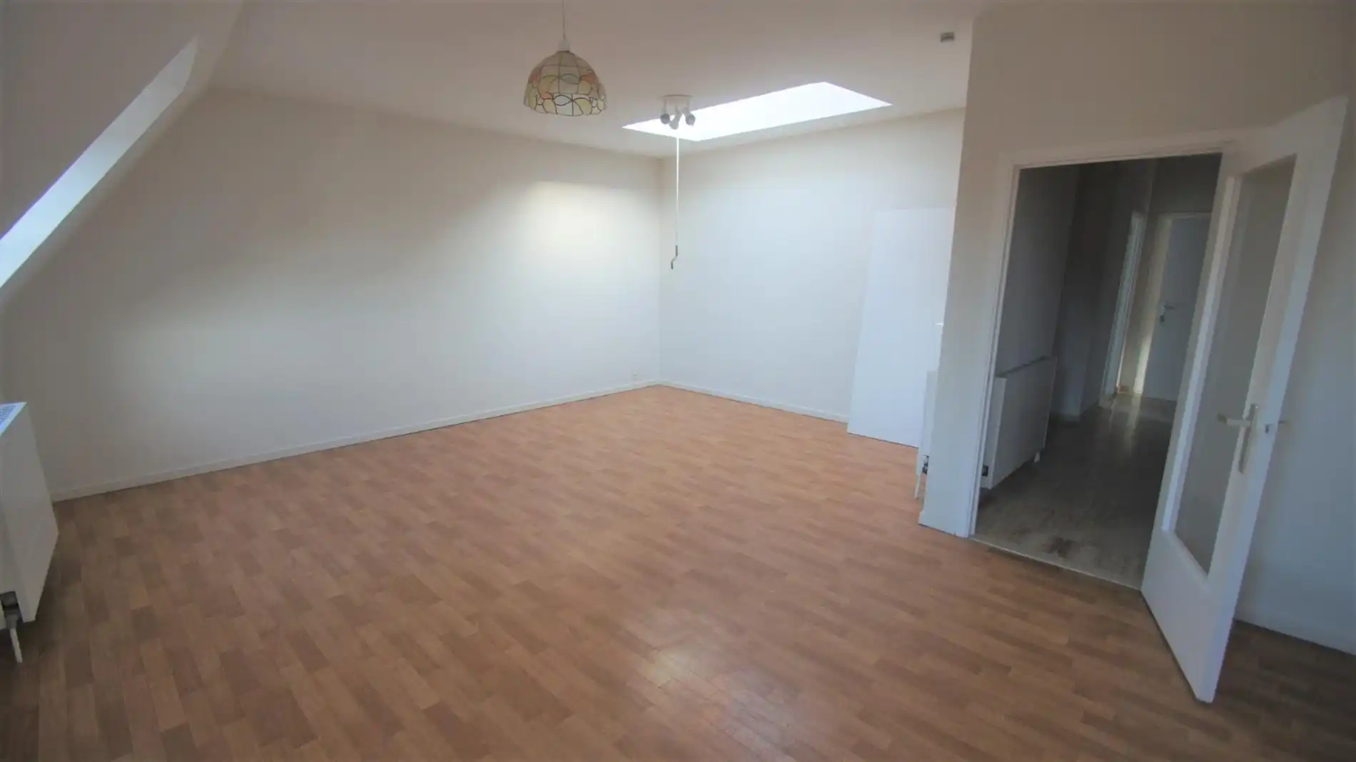 Zeer goed gelegen dakappartement met 2 ruime slpks foto 3