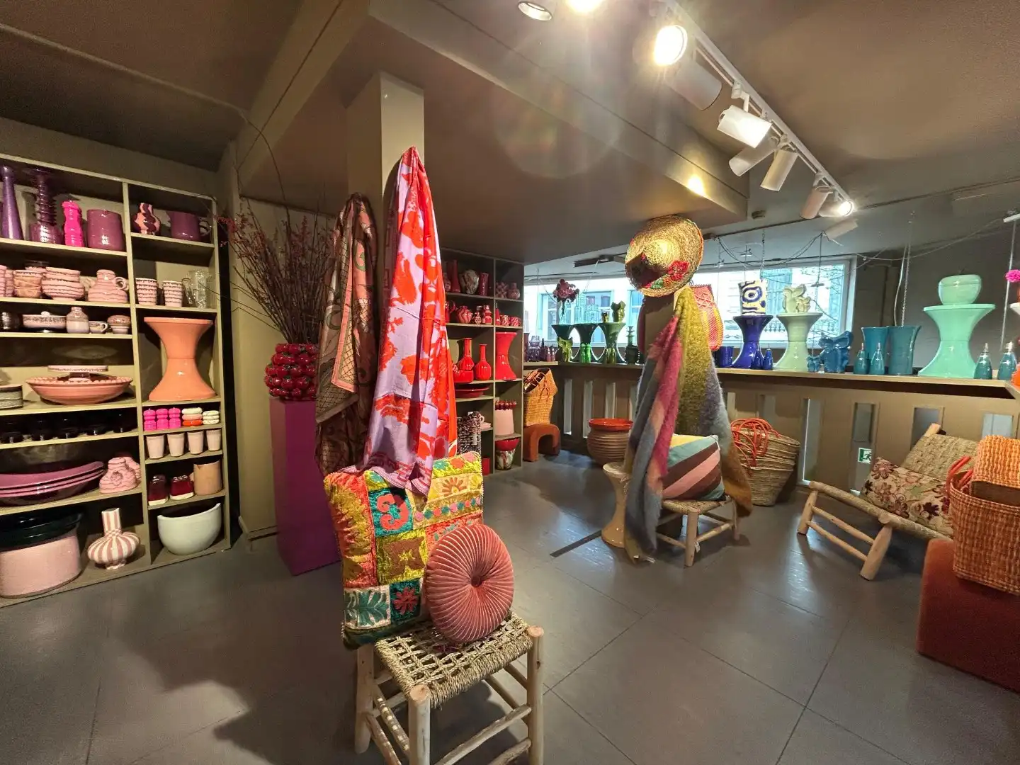 Veelzijdig hoekpand in trendy winkelbuurt foto 7