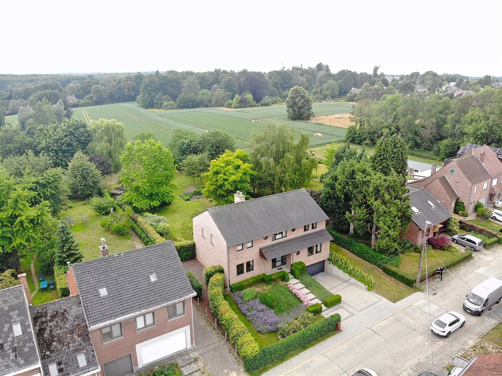 Unieke villa met prachtige tuin op 22a foto 6