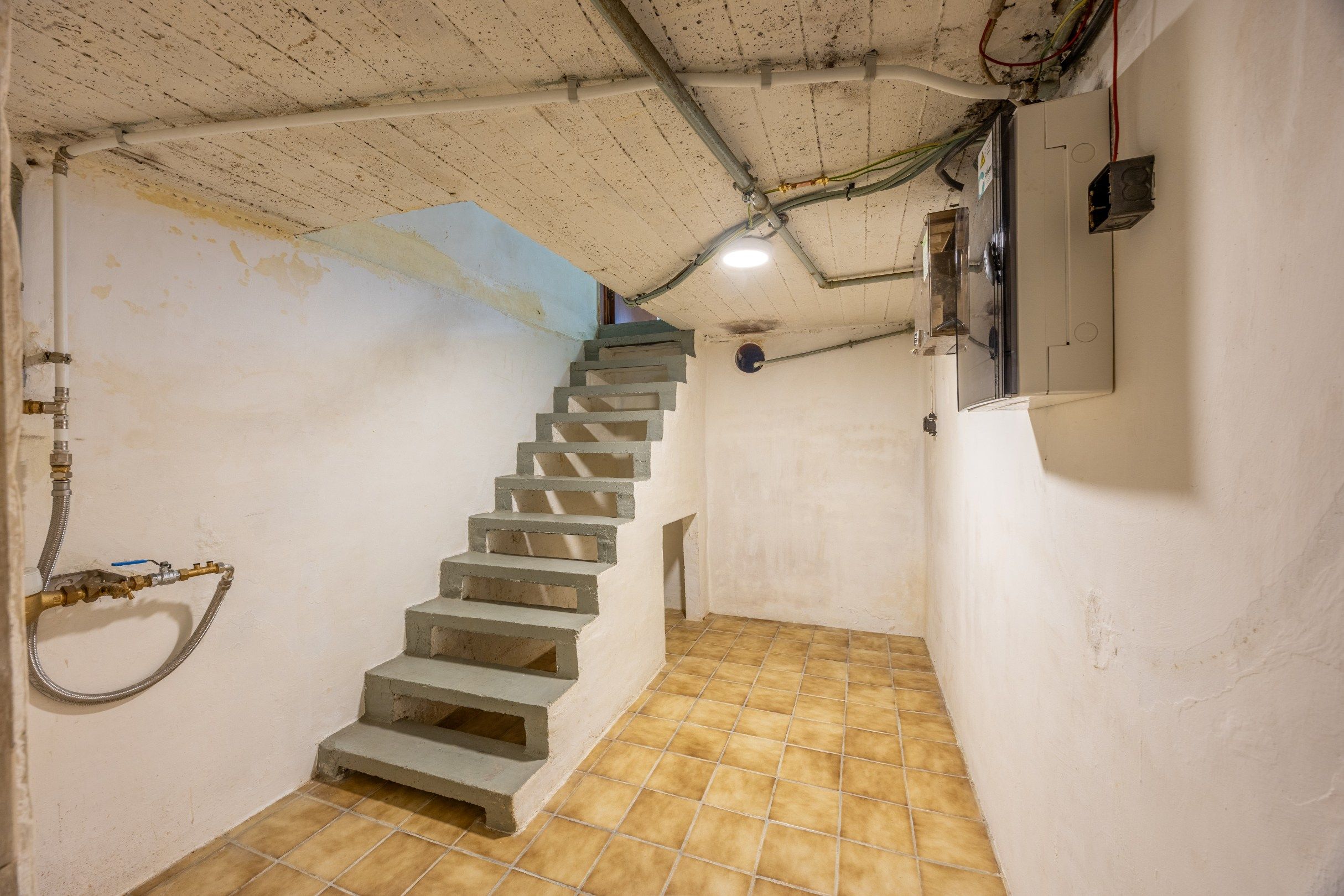 Ruime woning met garage en uitweg foto 7