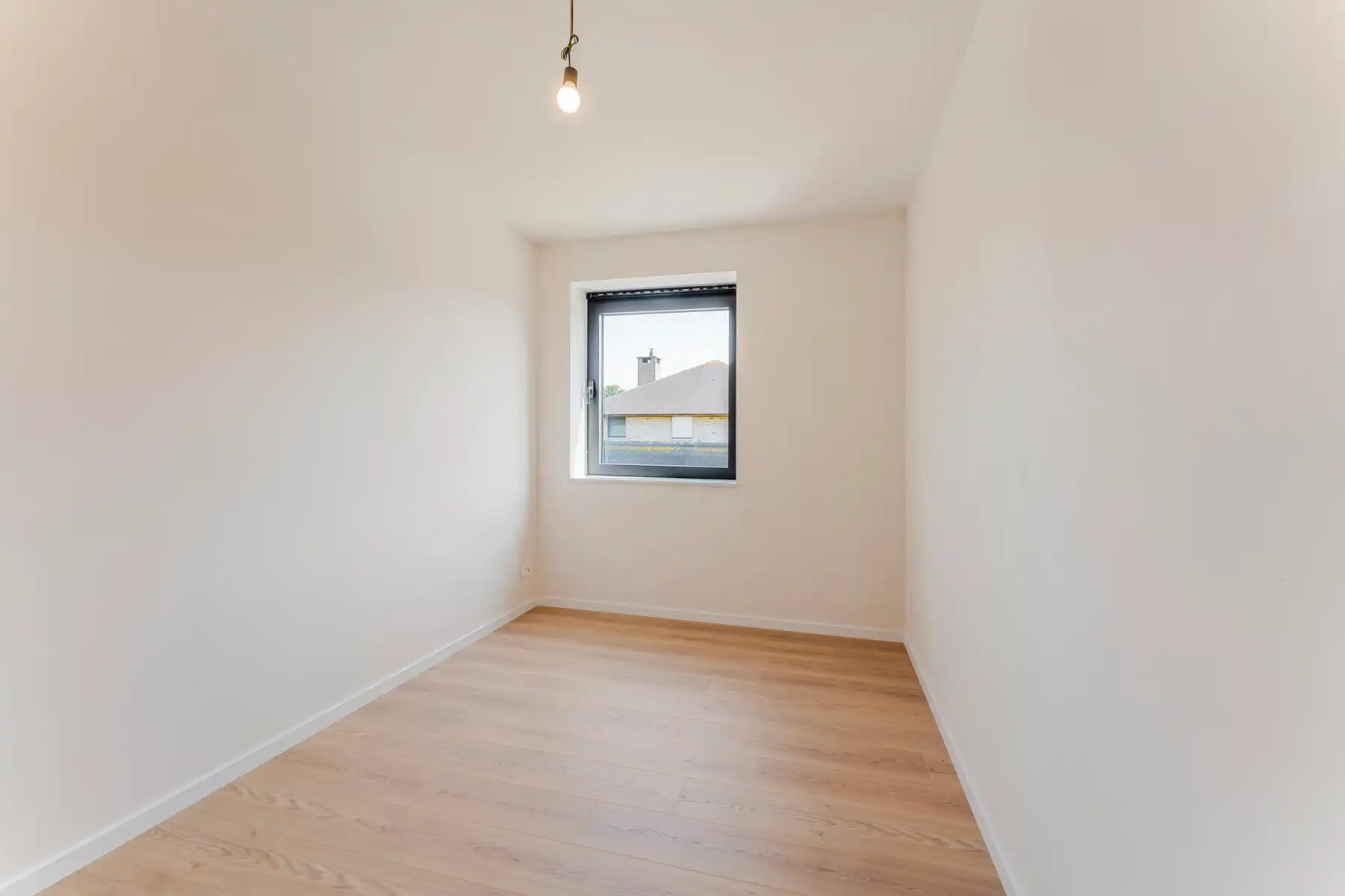 Moderne, halfopen woning foto 9