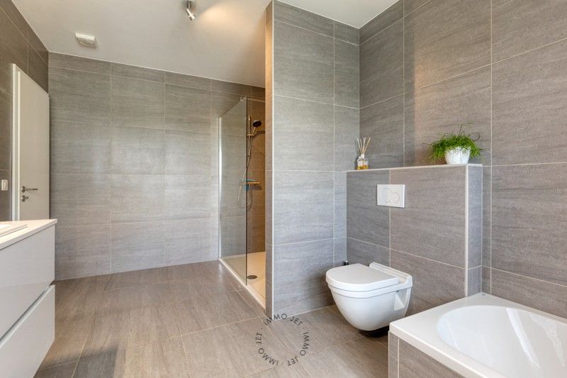 Moderne halfopen woning met 4 slaapkamers en zonnepanelen in Nieuwkerken-Waas foto 17