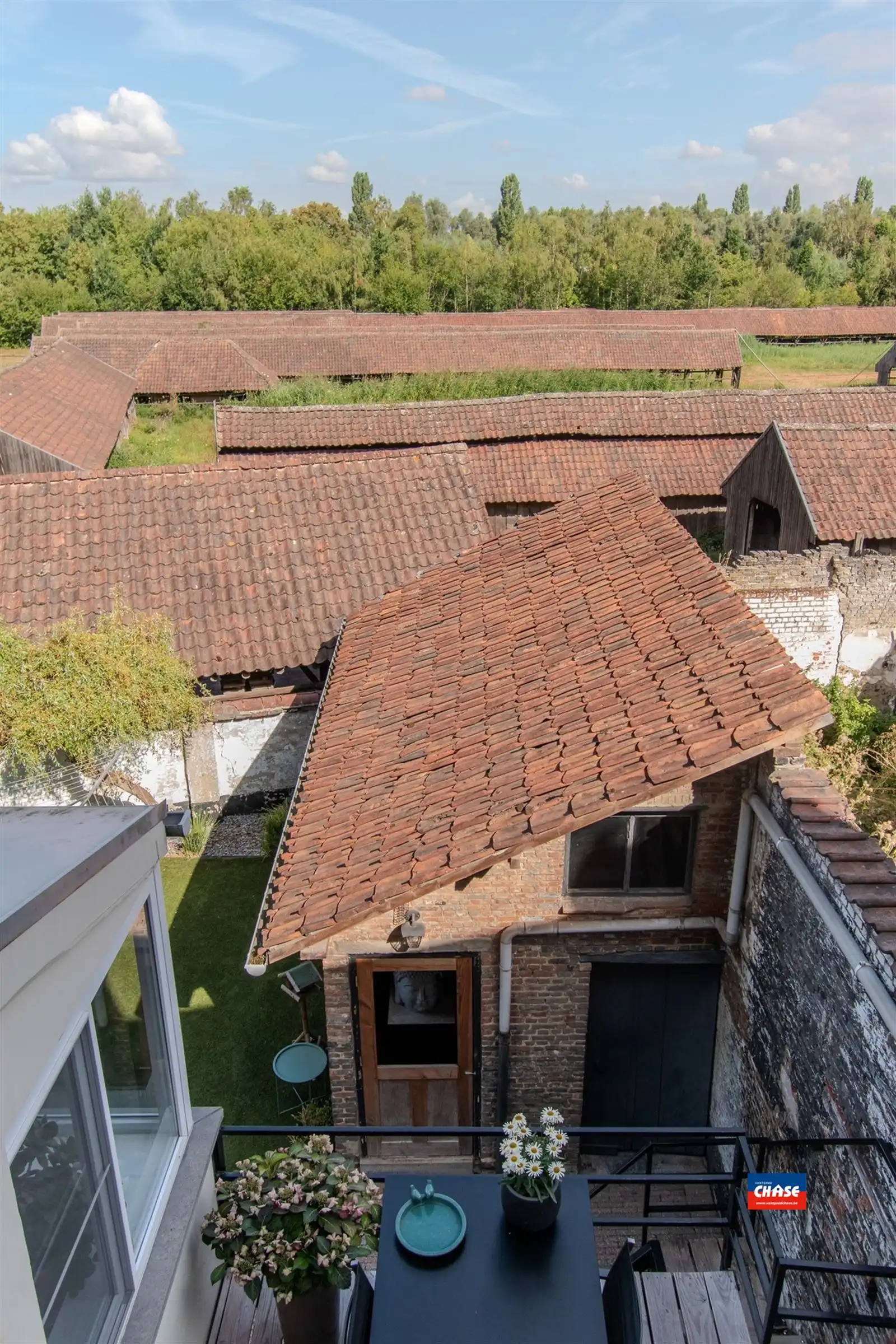 Authentieke woning met zes slaapkamers en tuin met toegang naar de steenbakkerij foto 28