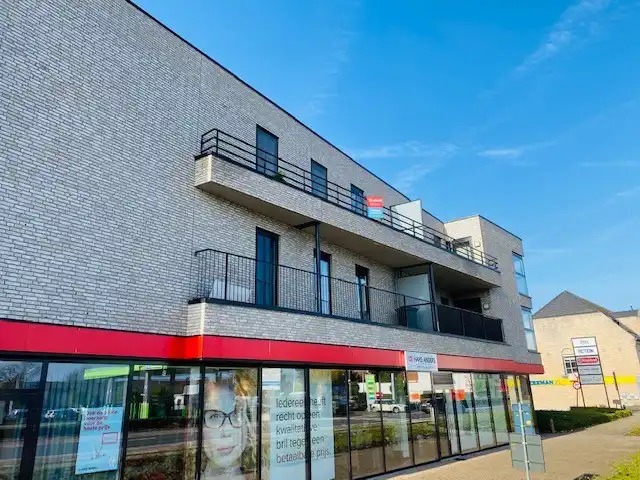 Prachtig gelegen appartement met 2 slaapkamers en 2 terrassen, en autostaanplaats foto {{pictureIndex}}