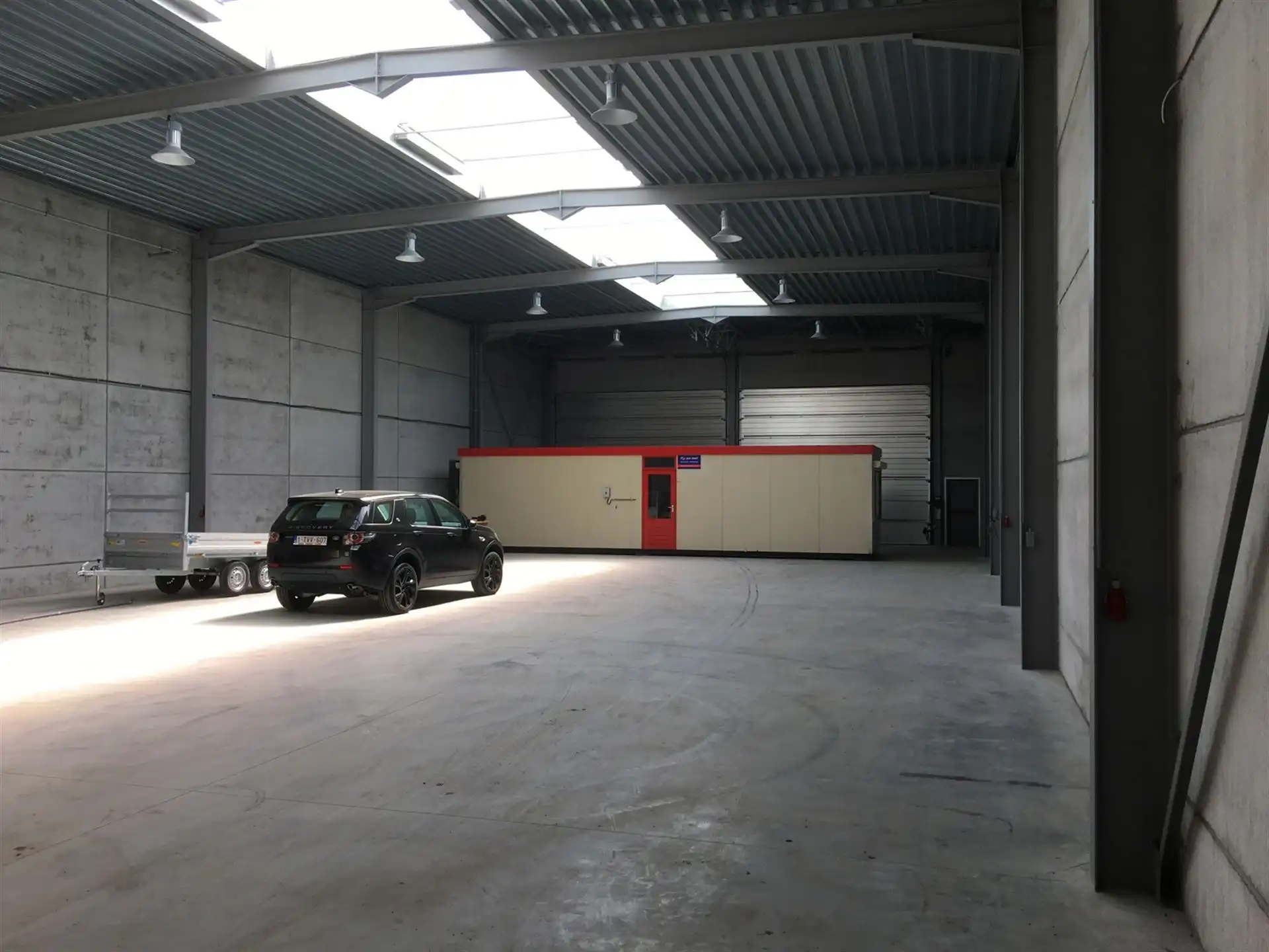 Magazijn te huur in Beveren ! foto 3
