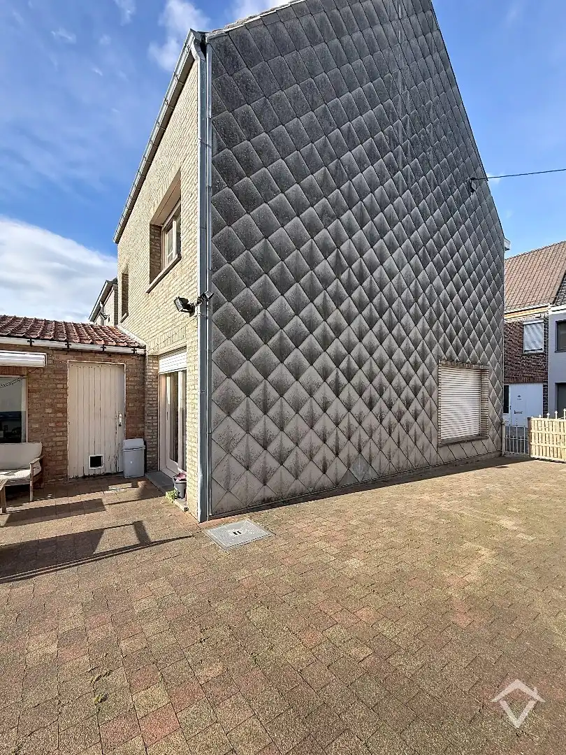Woning met 3 slaapkamers en 2 garages te Eernegem foto 22