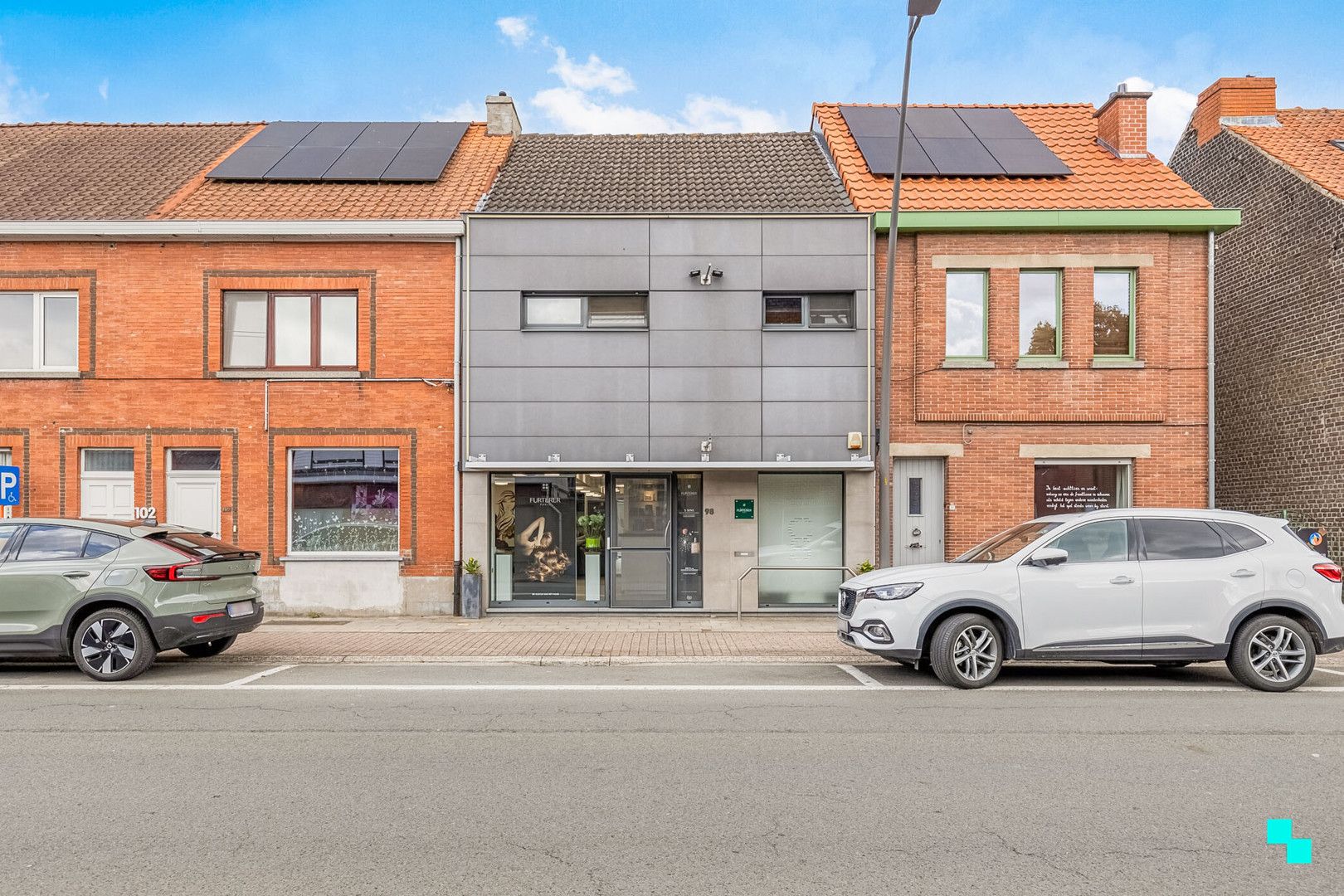 Hoofdfoto van de publicatie: Woning met uitbreidingsmogelijkheden en gezellige tuin in het hart van Merelbeke