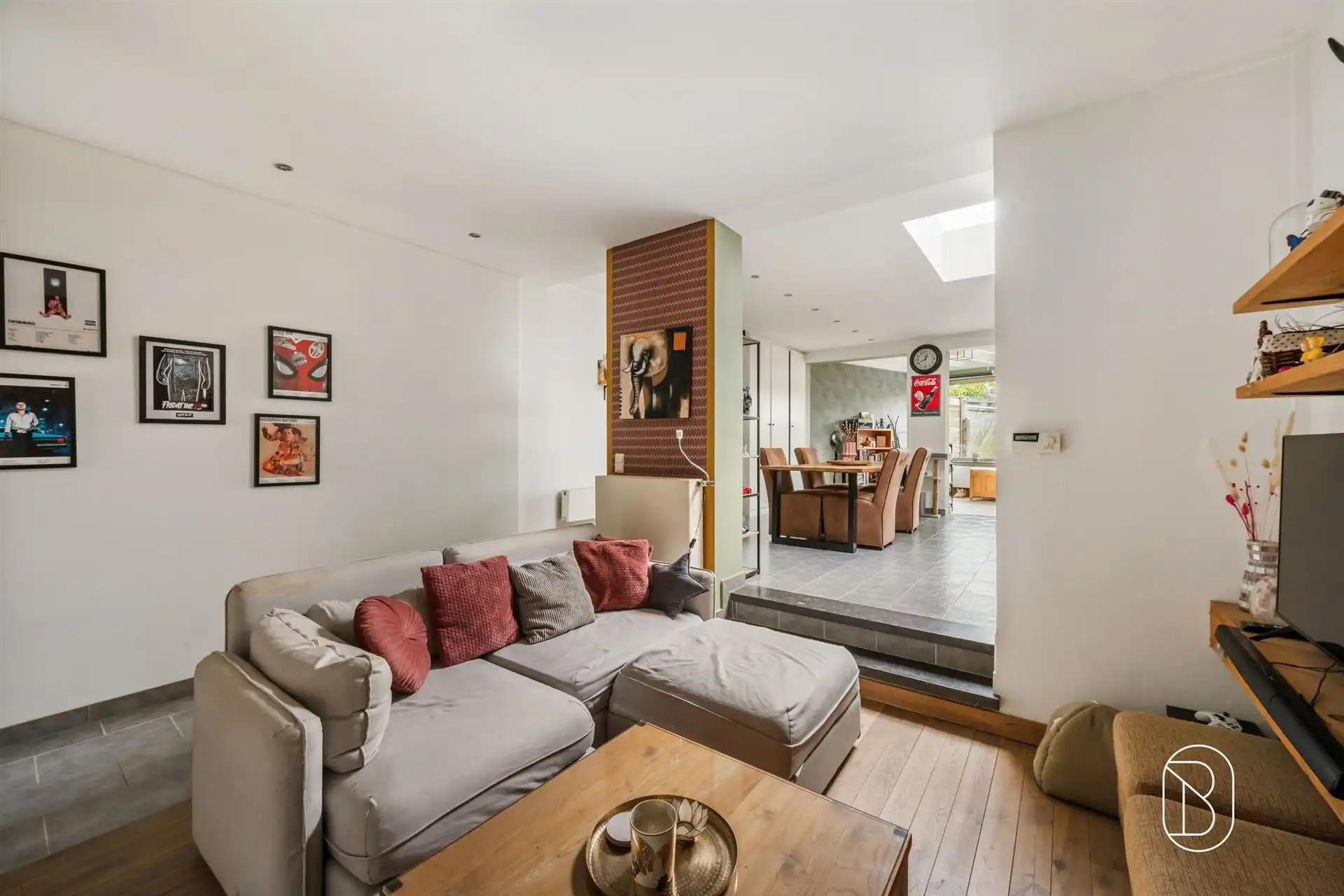 Leuke gezinswoning met 3 slaapkamers in Ronse foto {{pictureIndex}}