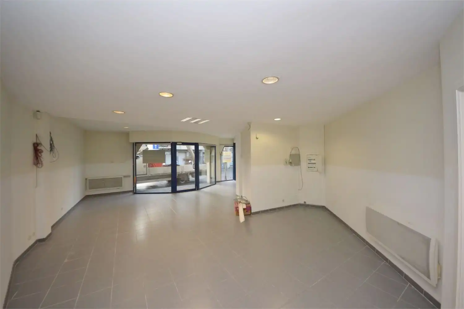 INSTAPKLAAR KANTOOR HALLE foto 6