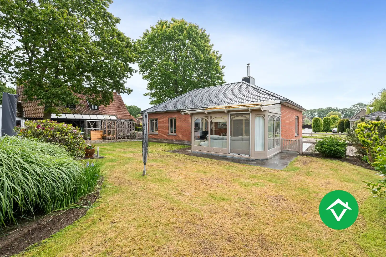 Te koop Alleenstaande woning met 3 slaapkamers en garage centraal gelegen te Wijnendale foto 8