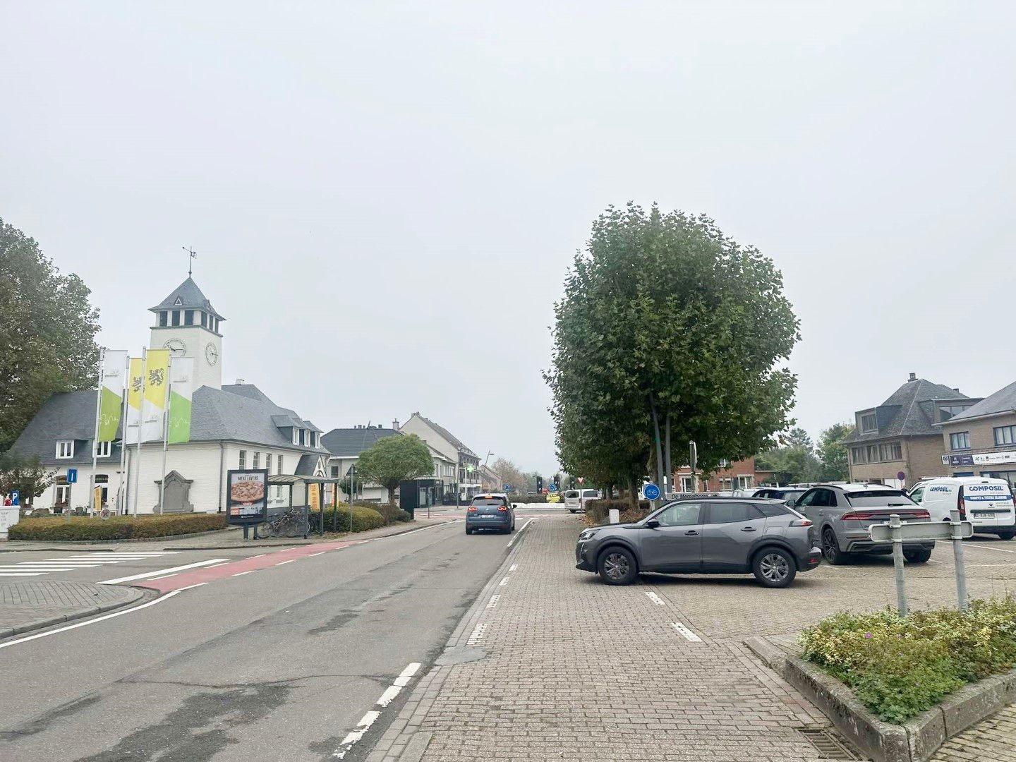 COMPLEET VERNIEUWD EN INSTAPKLAAR COMMERCIEEL GELIJKVLOERS foto 5