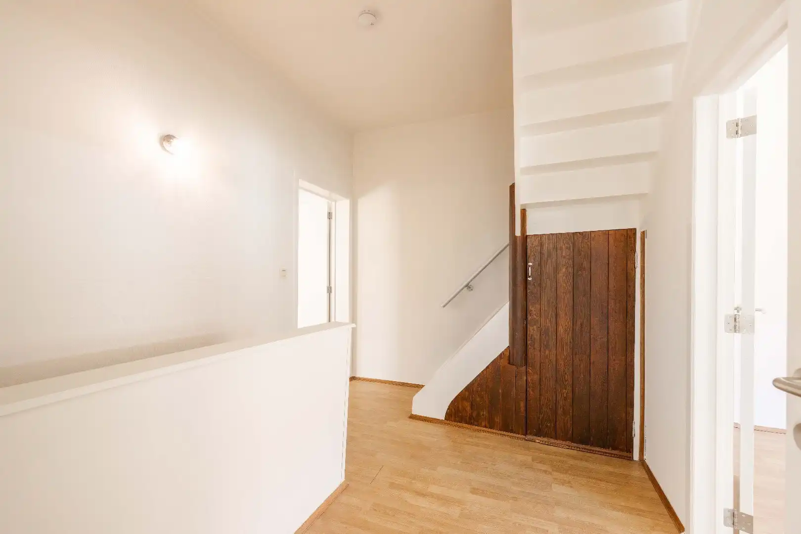 CENTRAAL GELEGEN INSTAPKLARE WONING foto 8