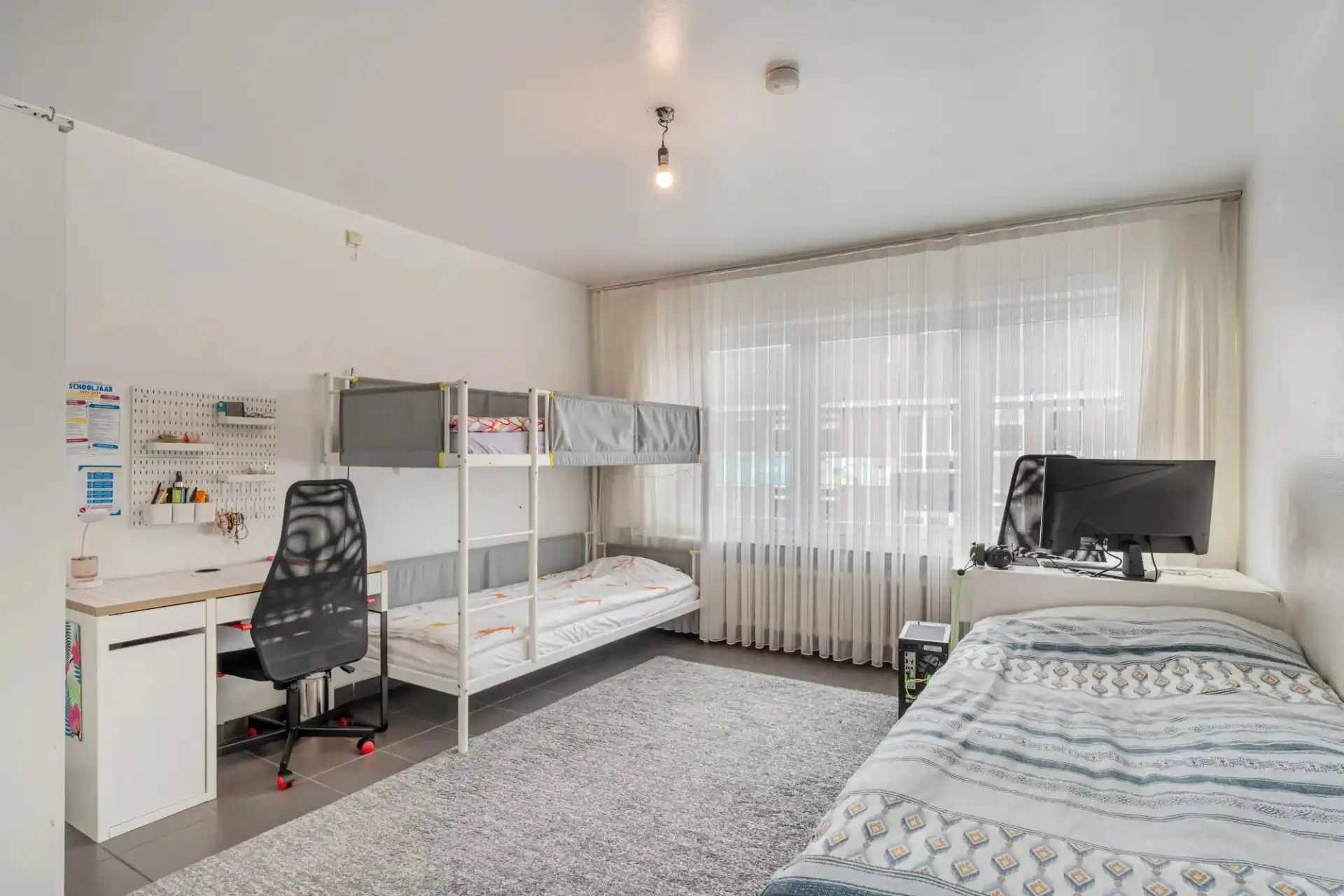 Ruim appartement met 2 slaapkamers in Koersel foto 4