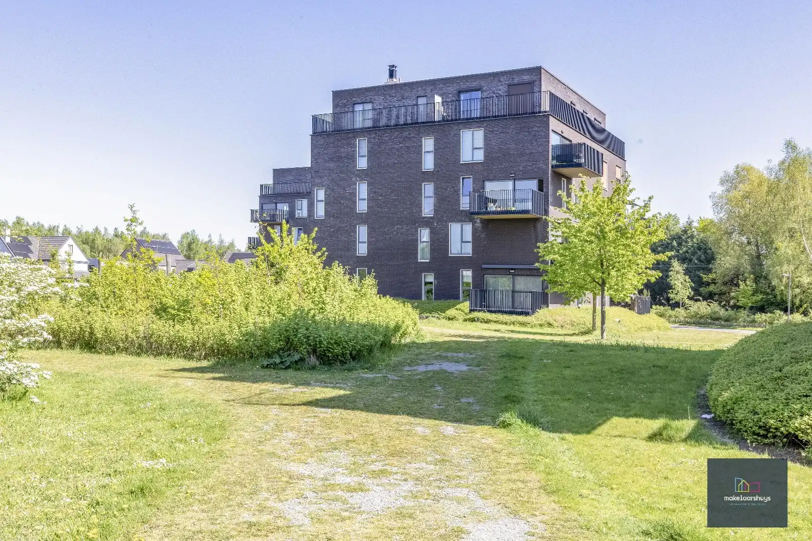 Stijlvol Penthouse met 2 slaapkamers en ruim terras. foto {{pictureIndex}}