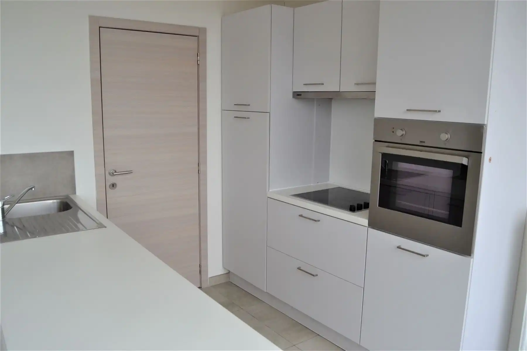 Ruim en lichtrijk duplex penthouse met 2 slaapkamers foto 6