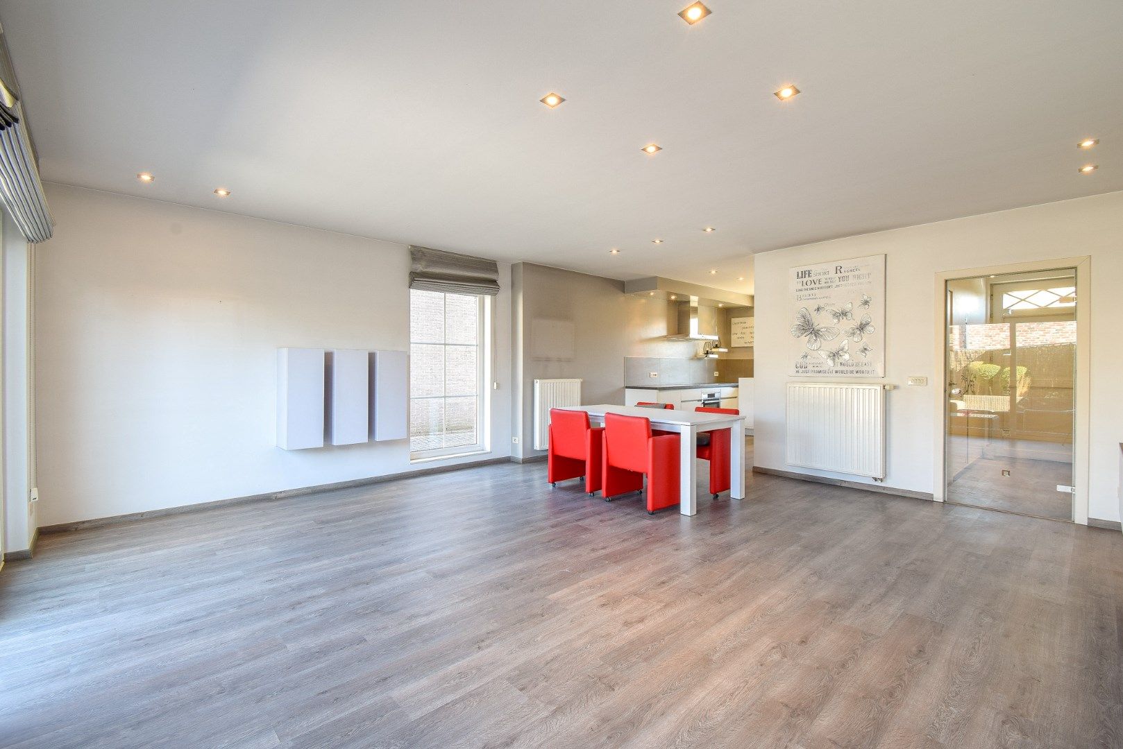 Instapklare woning met zonnige achtertuin op rustige en landelijke ligging te Bovekerke foto 5