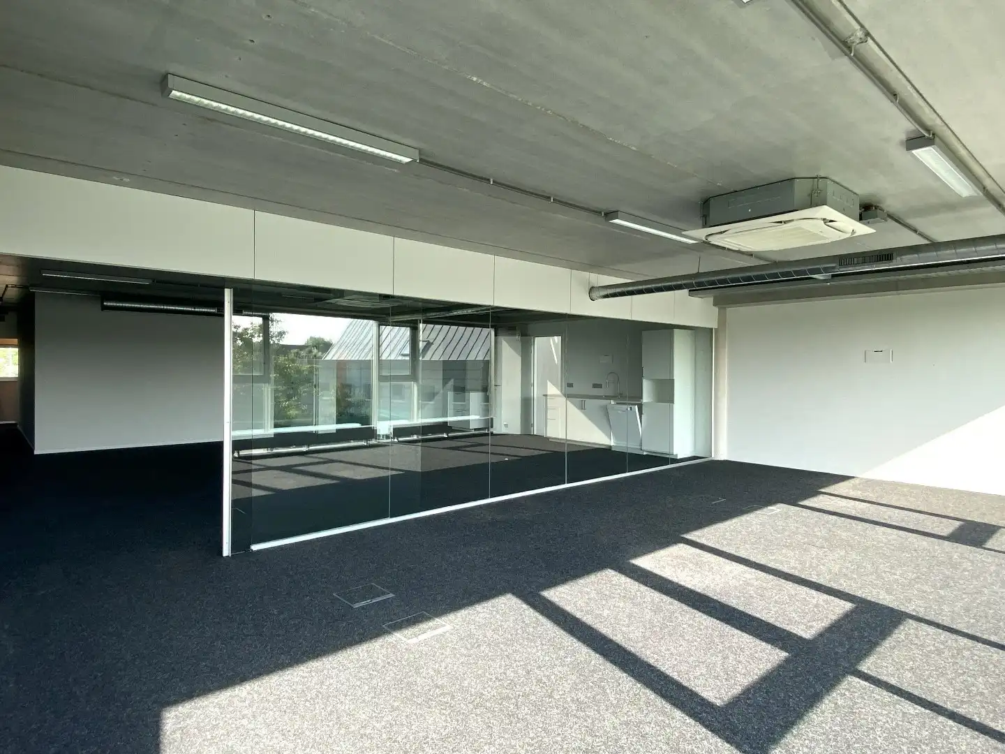 INSTAPKLARE KANTOORRUIMTE OP BOVENVERDIEPING (325m²) OP TOPLOCATIE foto 12