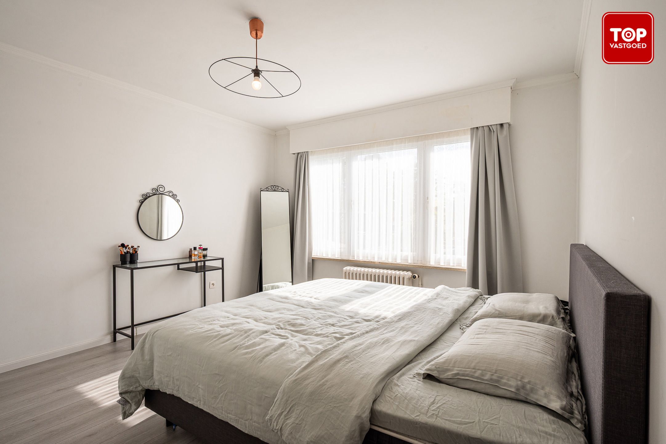 Instapklare halfopen bebouwing met drie slaapkamers foto 11