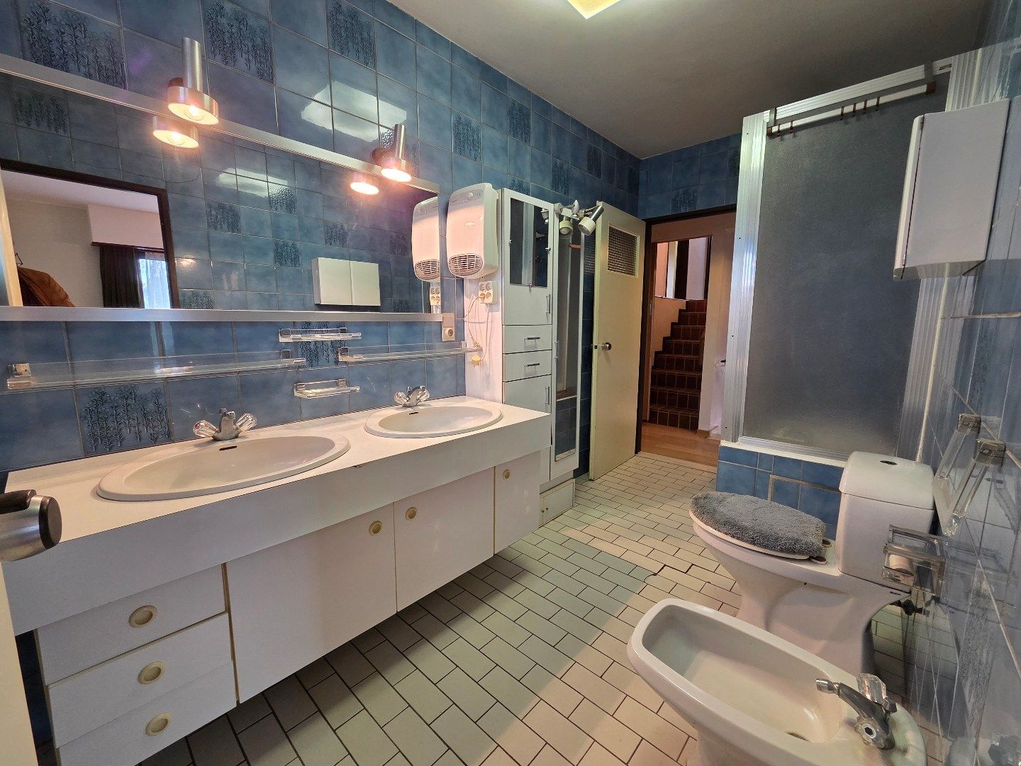 Ruime te renoveren woning met aanpalende gronden voor een totale oppervlakte van 12860 m²! foto 14