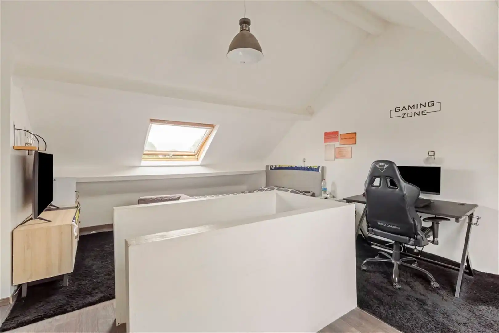 Instapklare rijwoning op 230 m² met 3 slaapkamers, 2 badkamers en grote garage. foto 15
