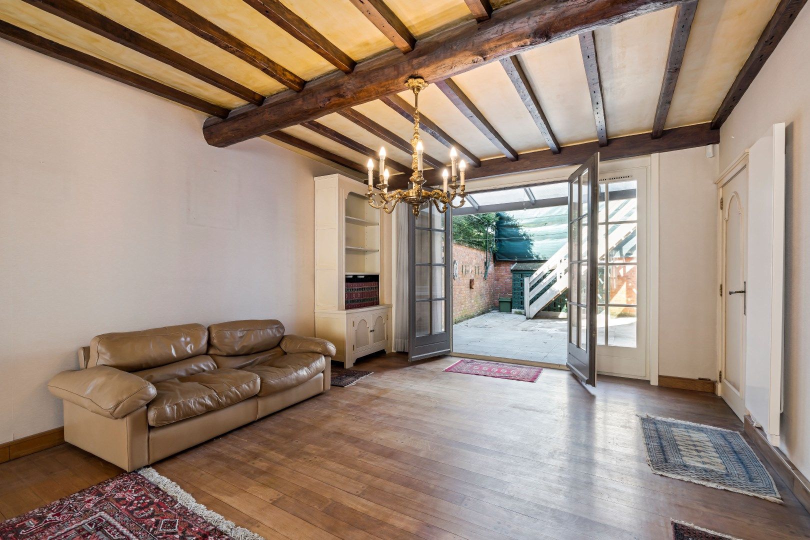 Residentiële, karaktervolle 5-slpk burgerwoning met dubbele garage foto 8