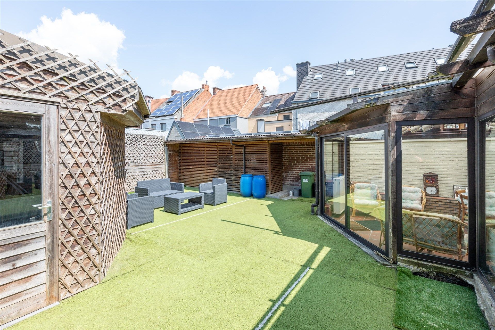 Ruime woning met 5(!) slaapkamers, dakterras en tuin foto 14