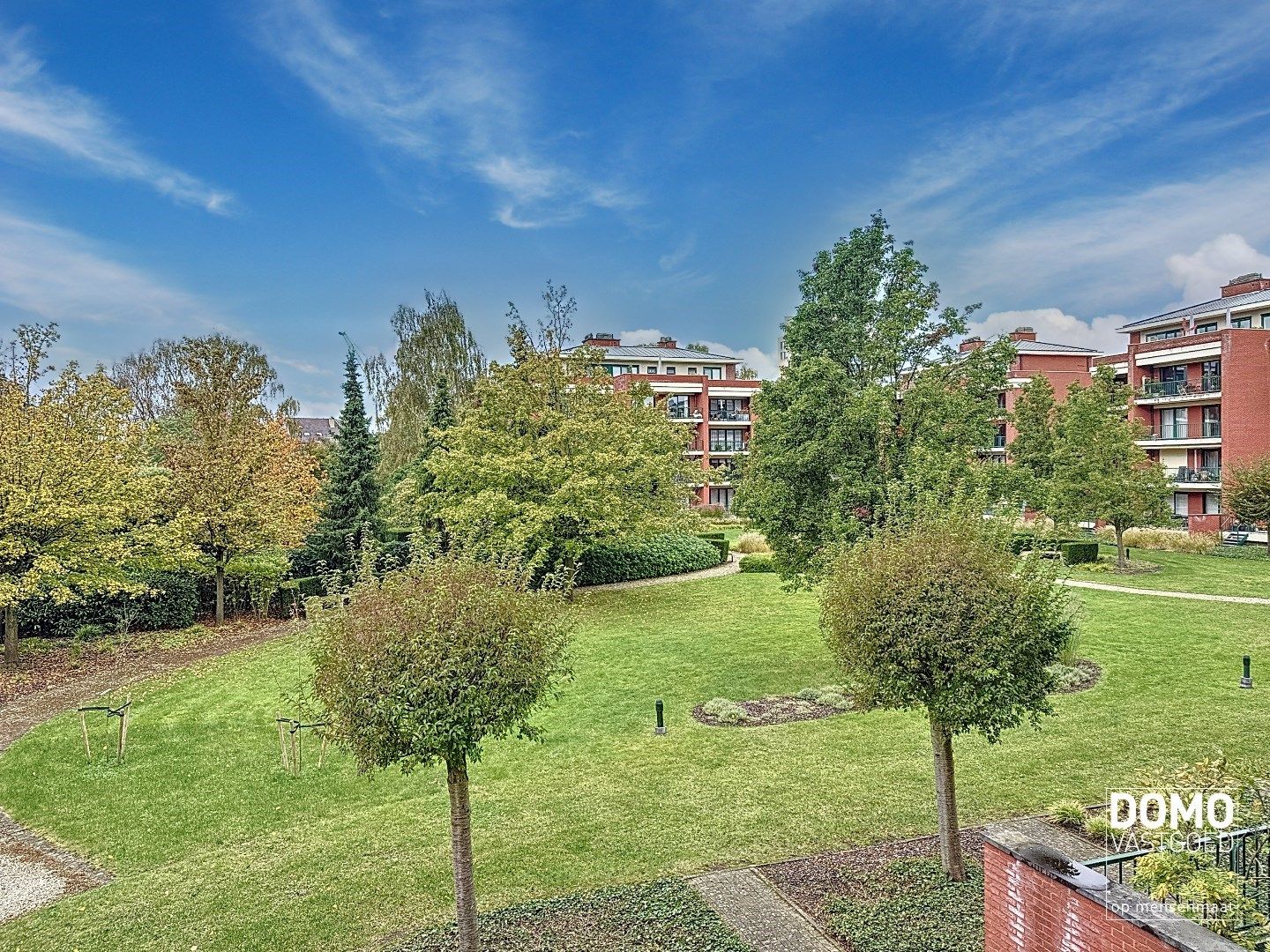 Op te frissen appartement met 2 slaapkamers te Hasselt. foto {{pictureIndex}}