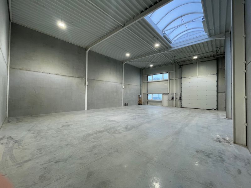 Nieuwbouw KMO Unit van 216m² te huur op toplocatie in Evergem – Project Heermeers foto 6