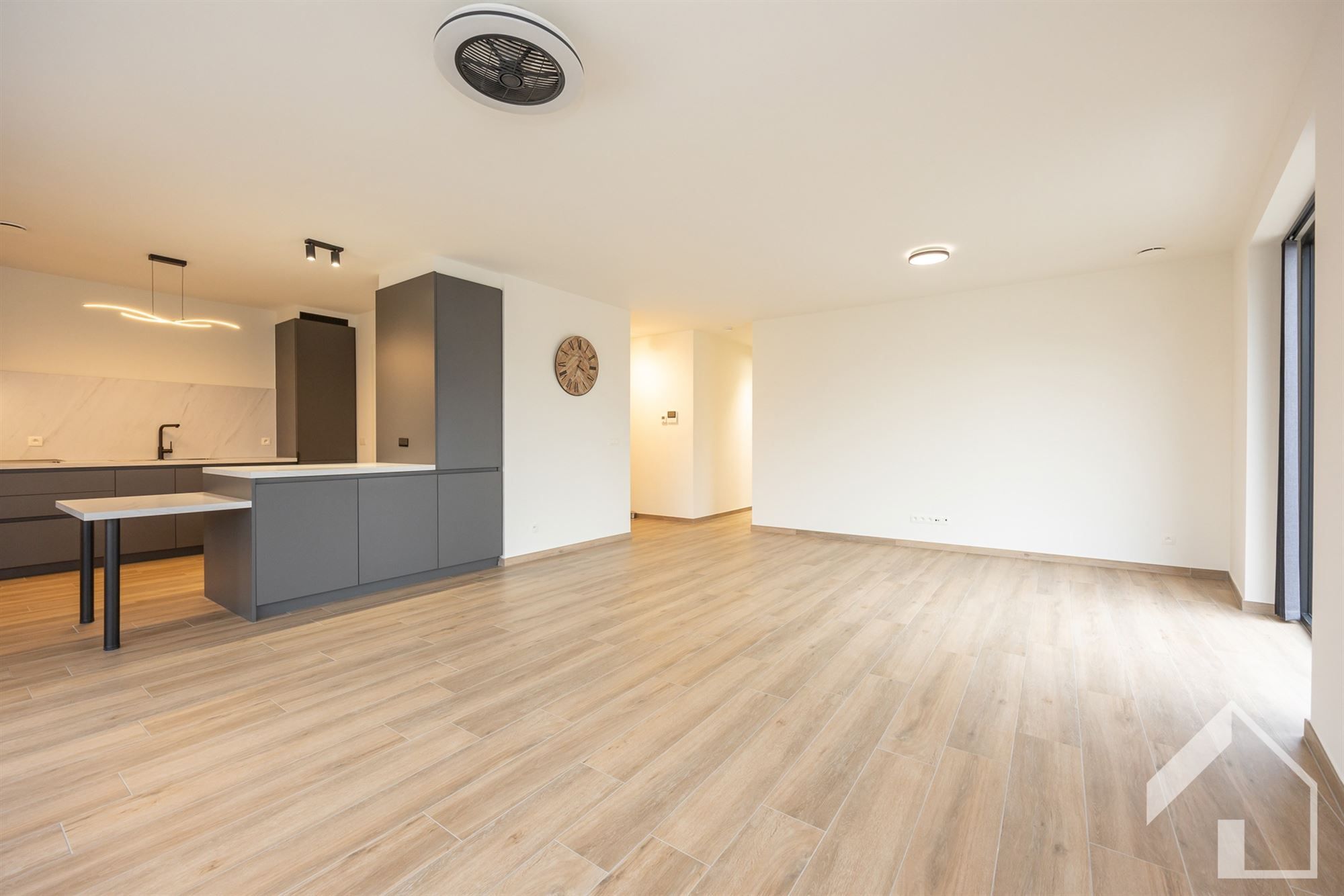 Prachtig en ruim appartement met lift! foto 5