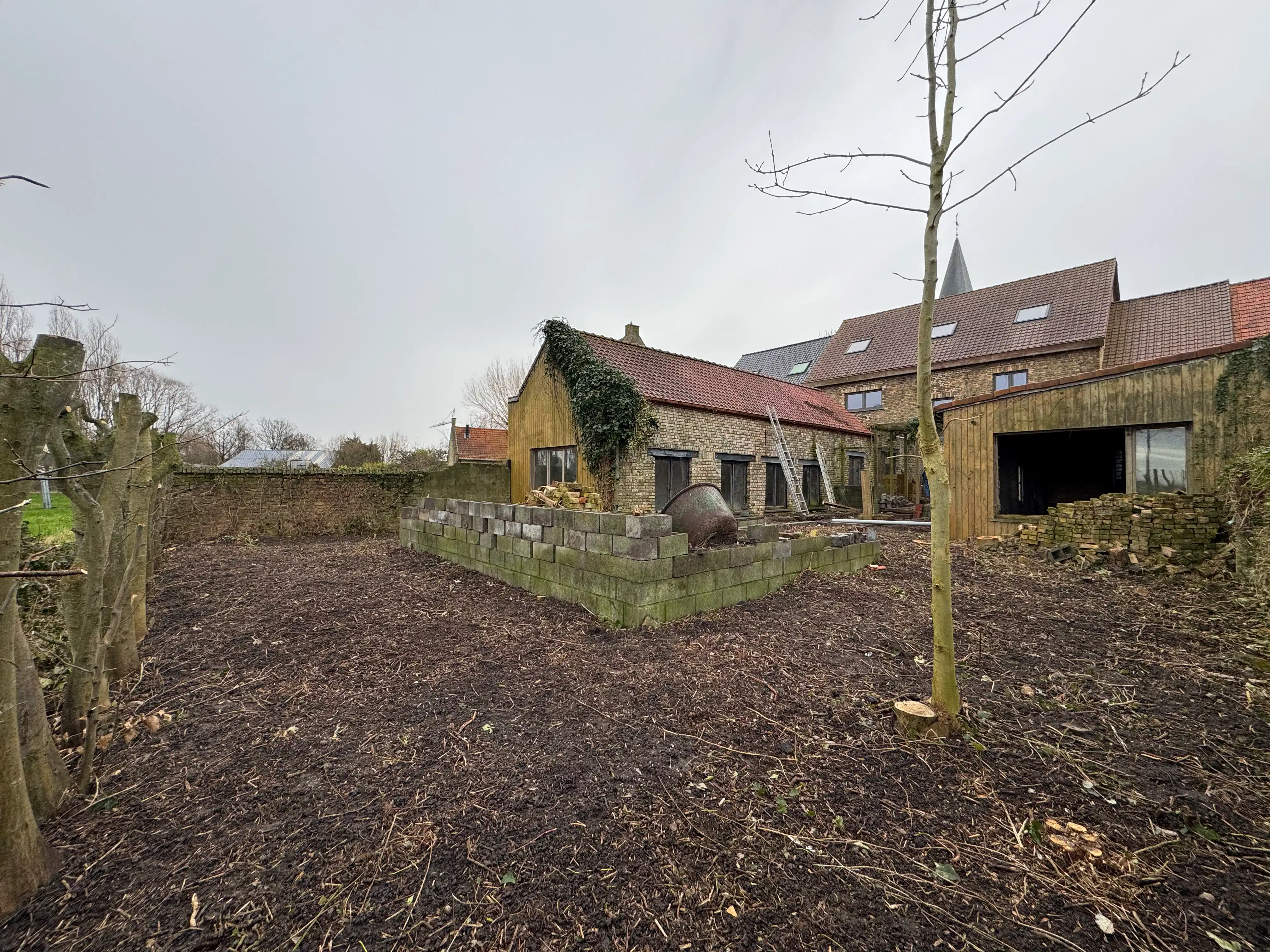 Karaktervolle dorpswoning met veel potentieel foto 7