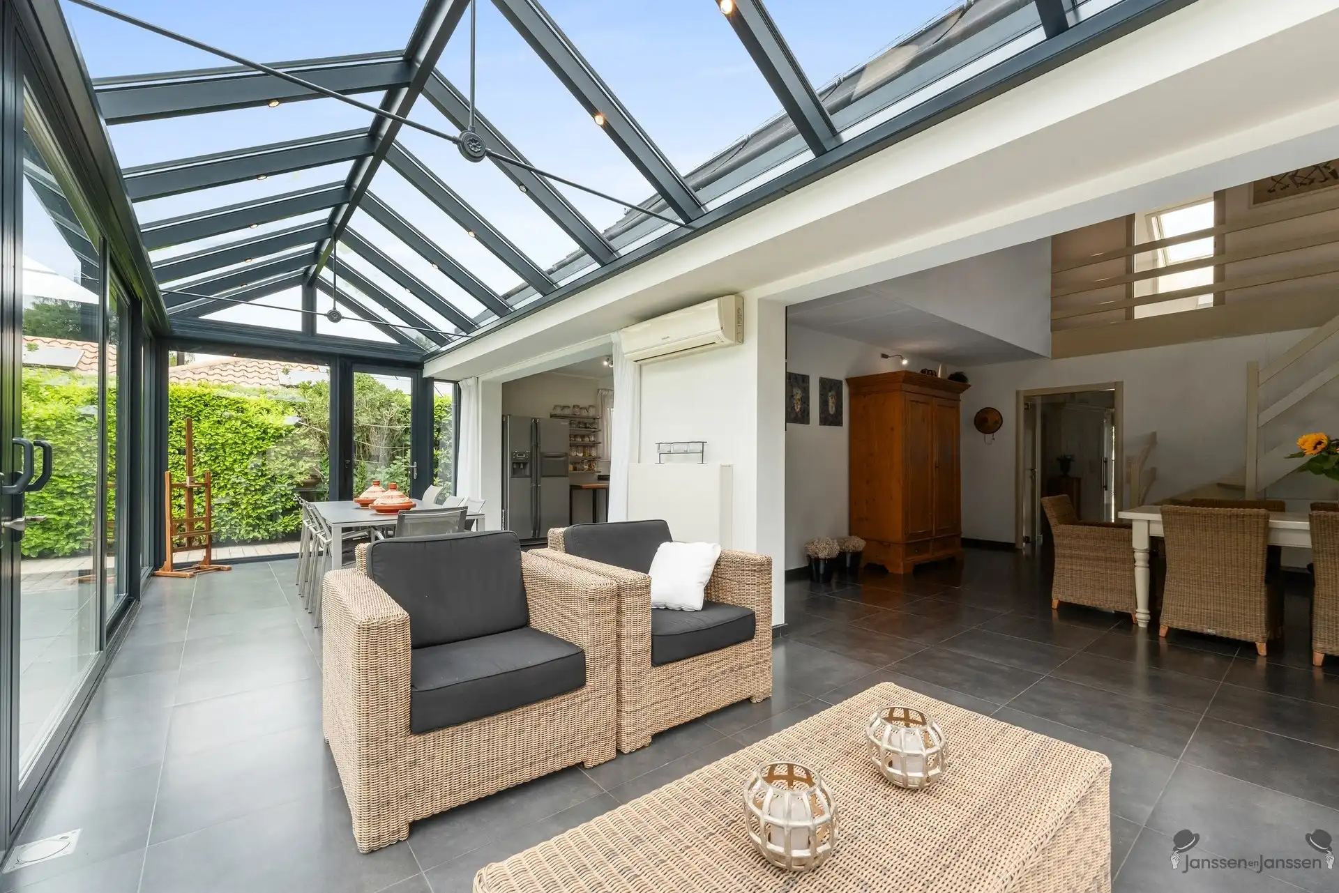 Prachtige lichtrijke villa met 4 slaapkamers op 826m². foto 35