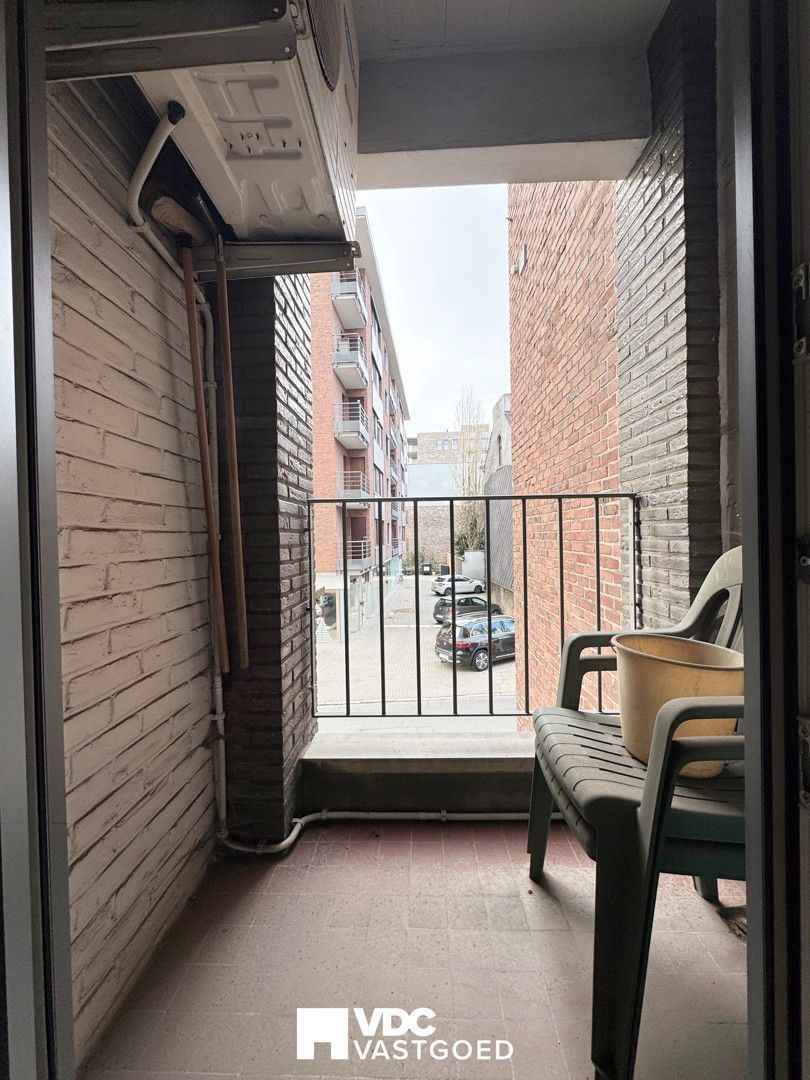 Ruim appartement (110 m²) met terras en autostaanplaats nabij centrum Tongeren foto 6