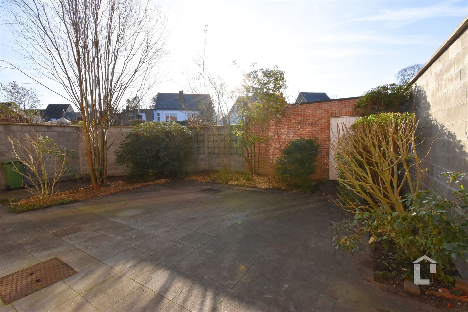 Ruim, recent gelijkvloers appartement in centrum Sint-Denijs-Westerm foto 11