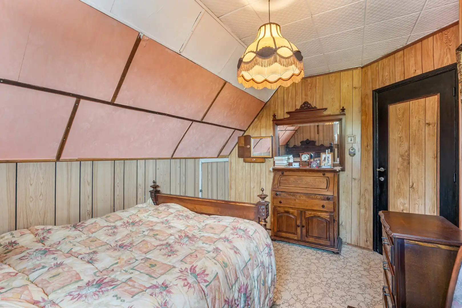 Halfvrijstaande gezinswoning met veel mogelijkheden op een perceel van 8are!  foto 22