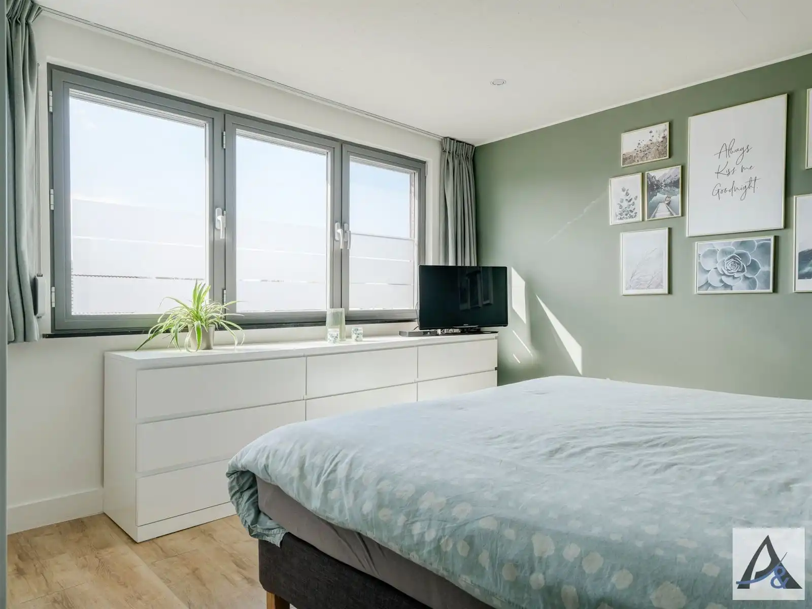 Instapklare eengezinswoning met prachtige tuin! foto 28