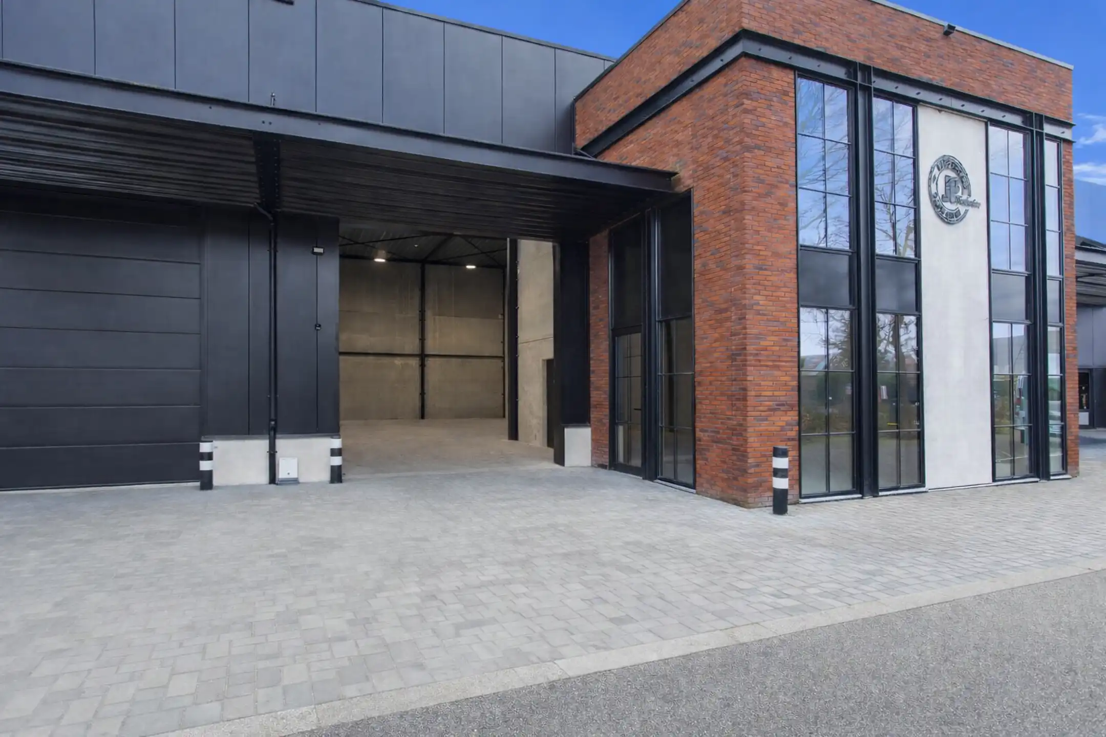 Instapklare KMO-unit te huur te Essen foto {{pictureIndex}}