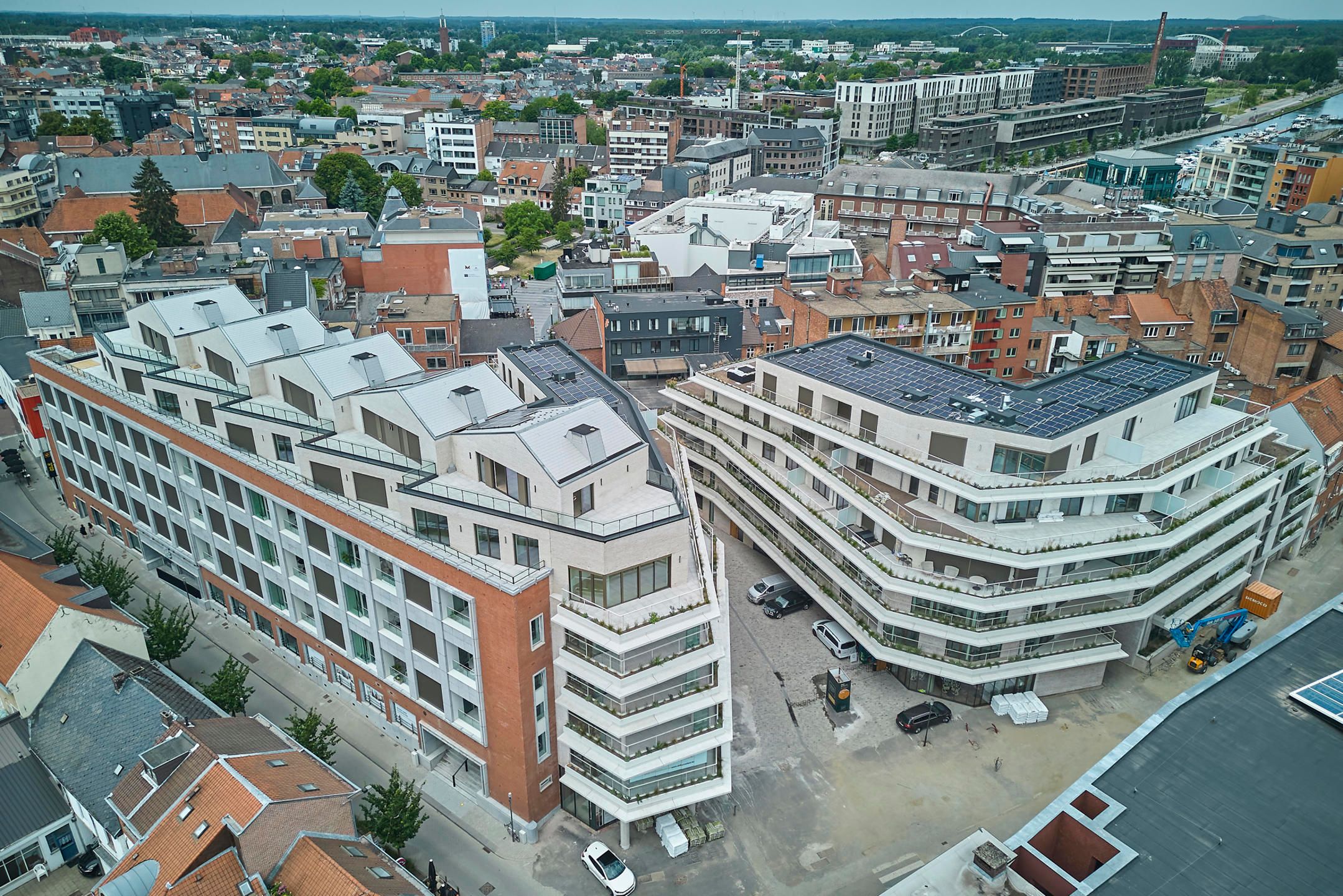 INSTAPKLAAR DOORZONAPPARTEMENT, 108m², 2 SLAAPKAMERS foto 4